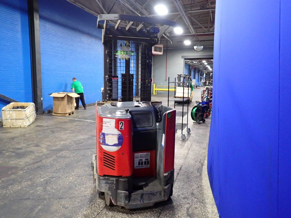 Raymond 4500 Lbs Electric Stand Up Fork Lift - Ez R40tt