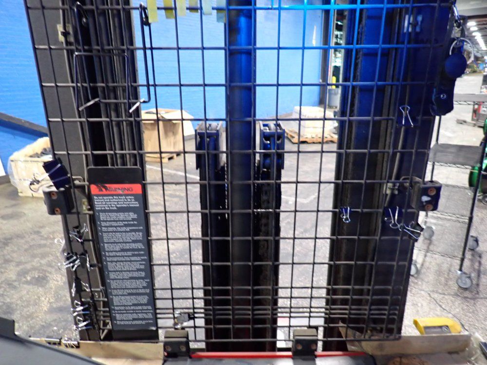 Raymond 4500 Lbs Electric Stand Up Fork Lift - Ez R40tt