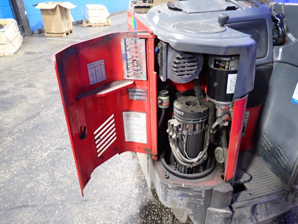 Raymond 4500 Lbs Electric Stand Up Fork Lift - Ez R40tt