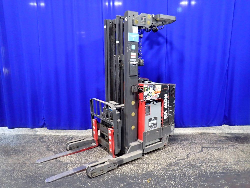 Raymond 4500 Lbs Electric Stand Up Fork Lift - Ez R40tt