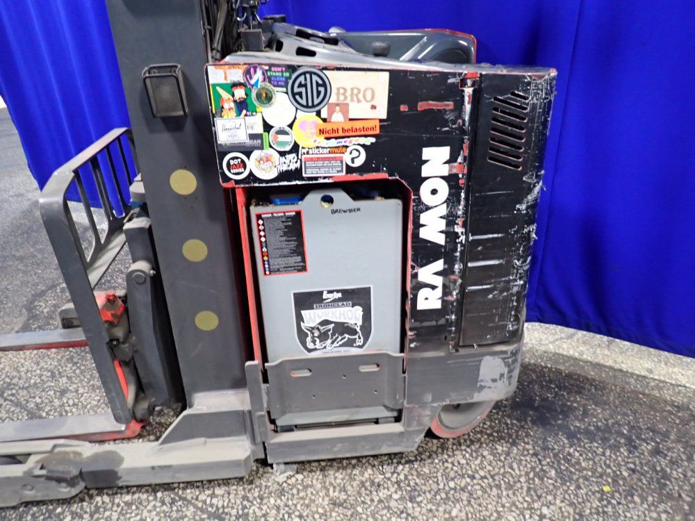 Raymond 4500 Lbs Electric Stand Up Fork Lift - Ez R40tt