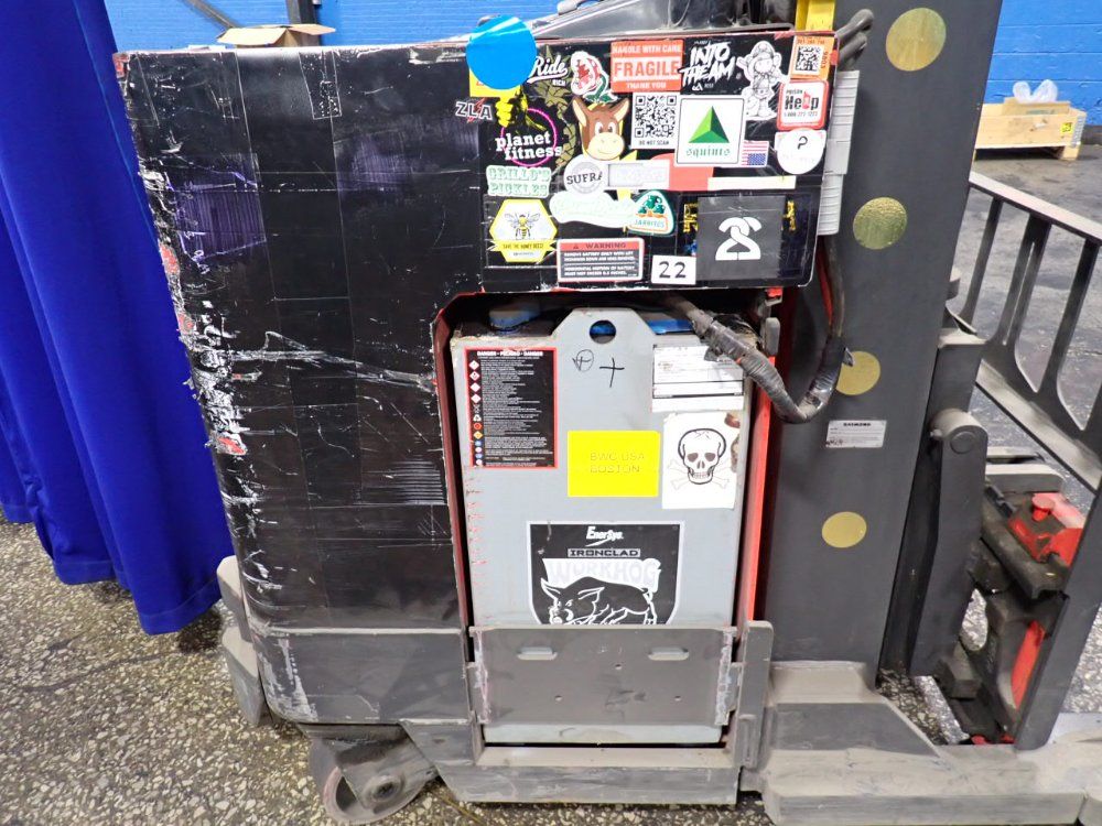 Raymond 4500 Lbs Electric Stand Up Fork Lift - Ez R40tt