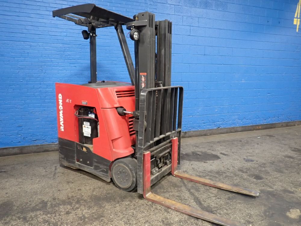 Raymond 3500 Lbs Electric Standup Forklift - 425-c35tt