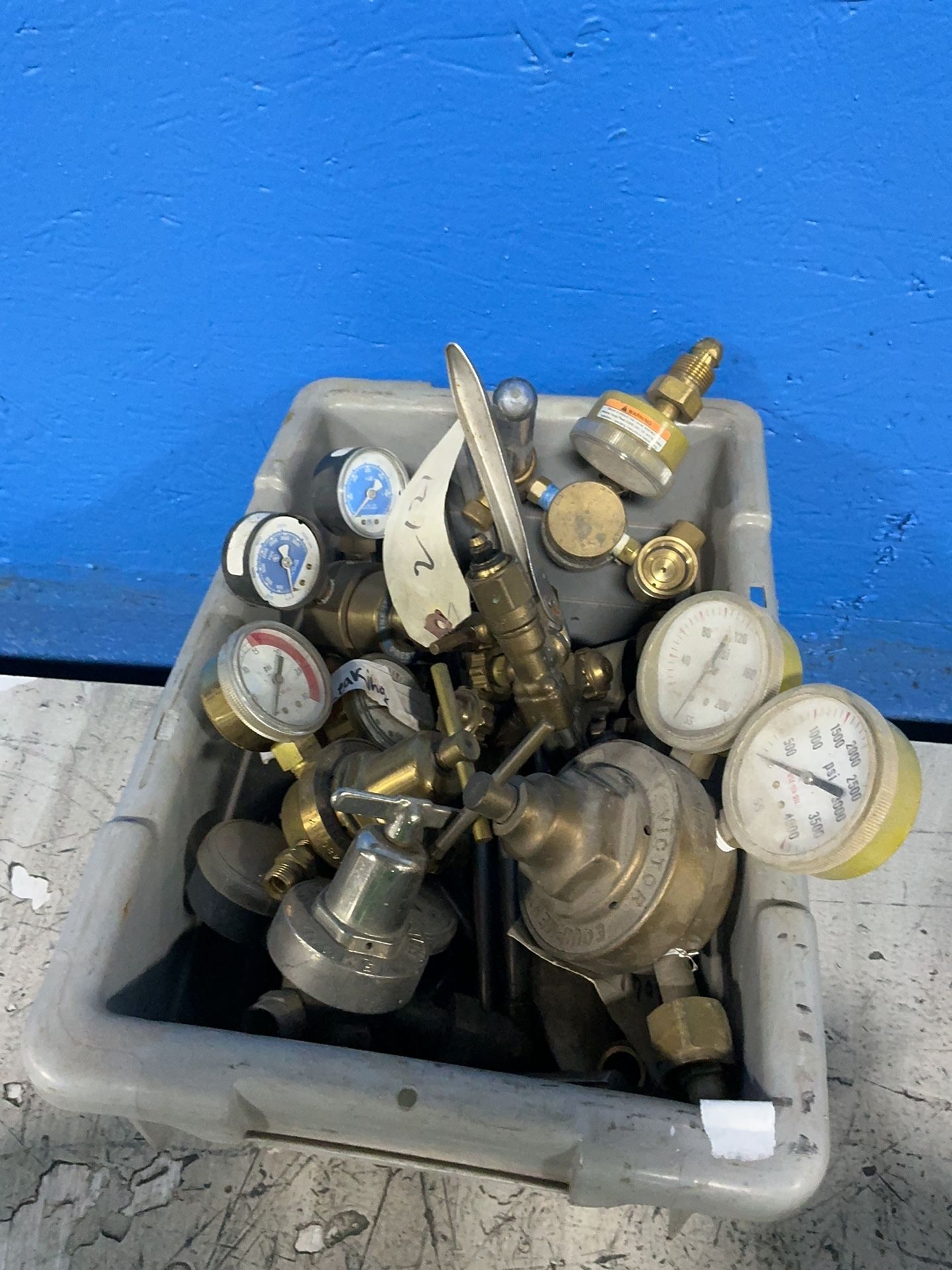 Equipment Co, Harris, Victoria Equipment Pressure Gauges