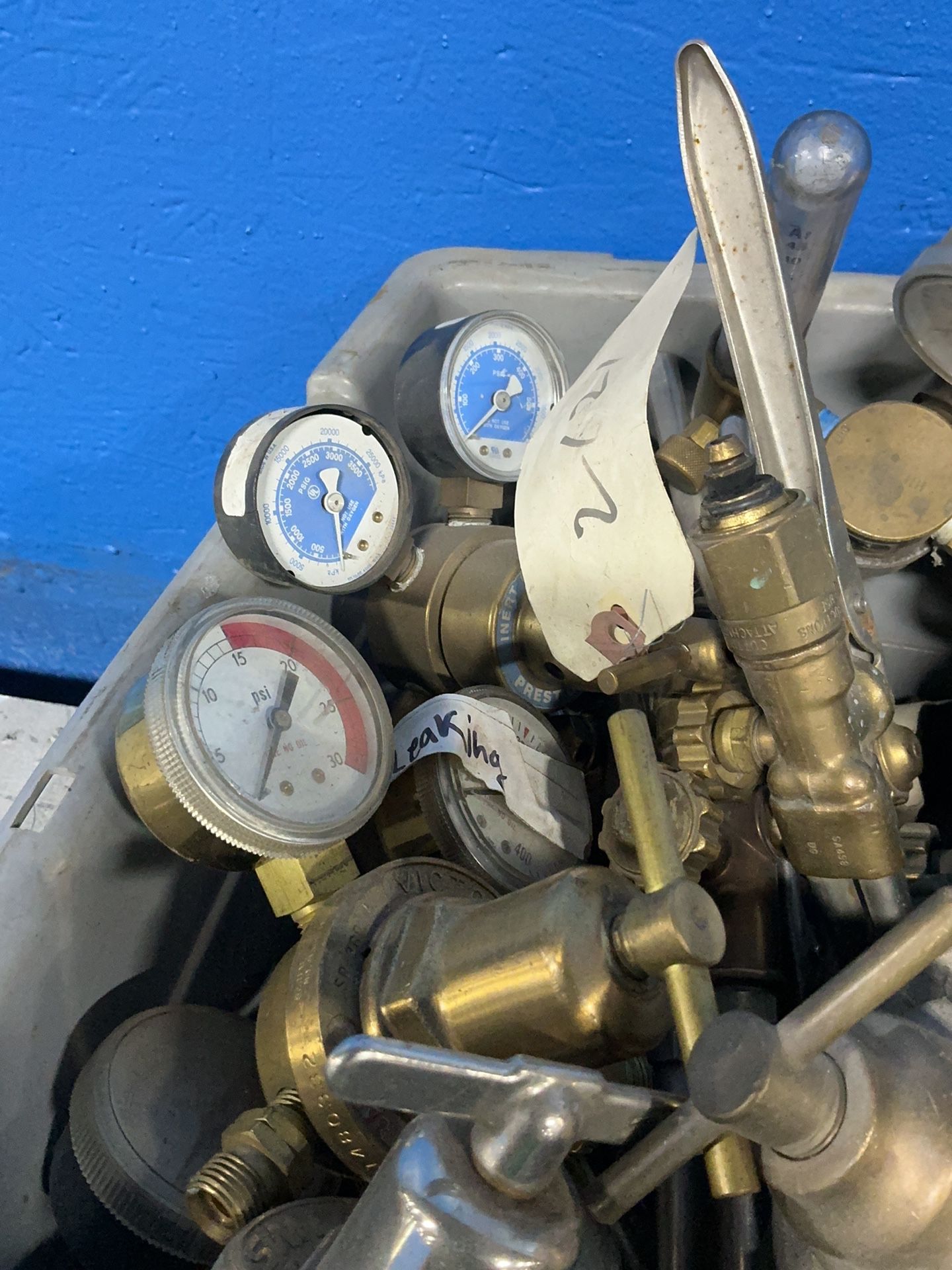 Equipment Co, Harris, Victoria Equipment Pressure Gauges