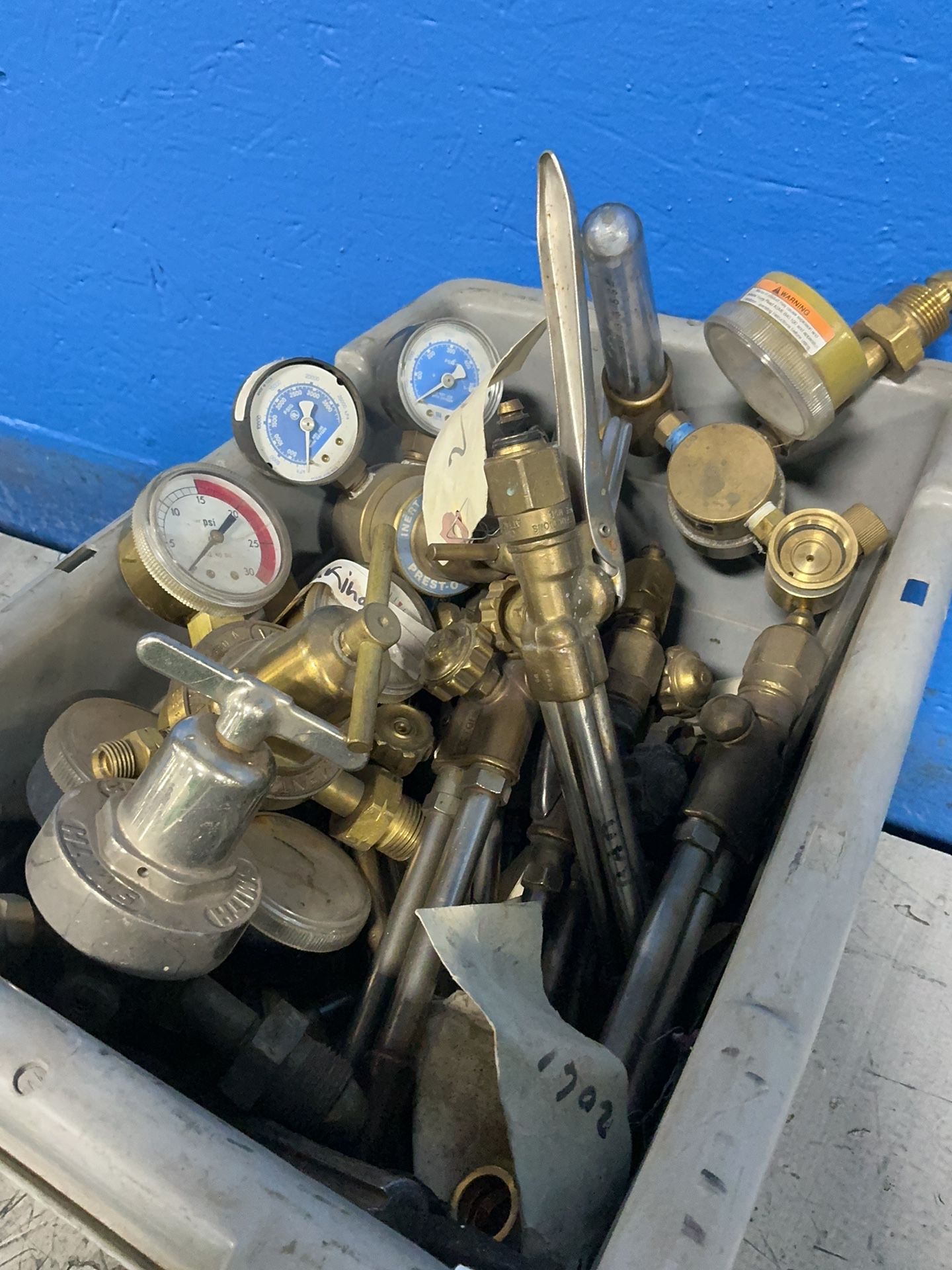 Equipment Co, Harris, Victoria Equipment Pressure Gauges