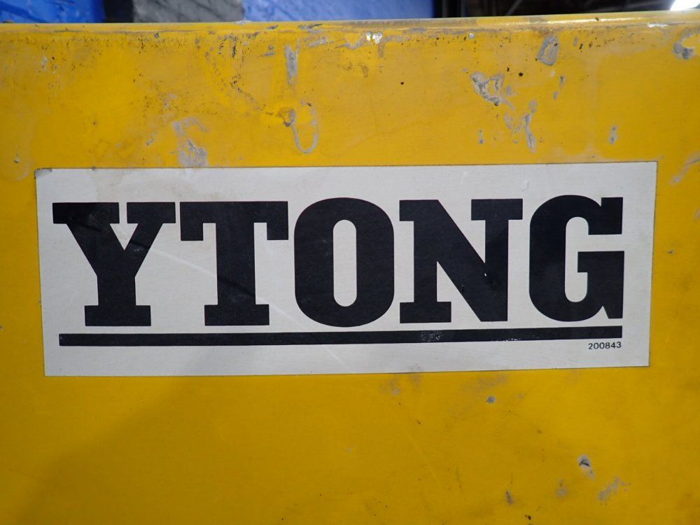 Ytong 19" X 16" Vertical Band Saw - Mbs-502