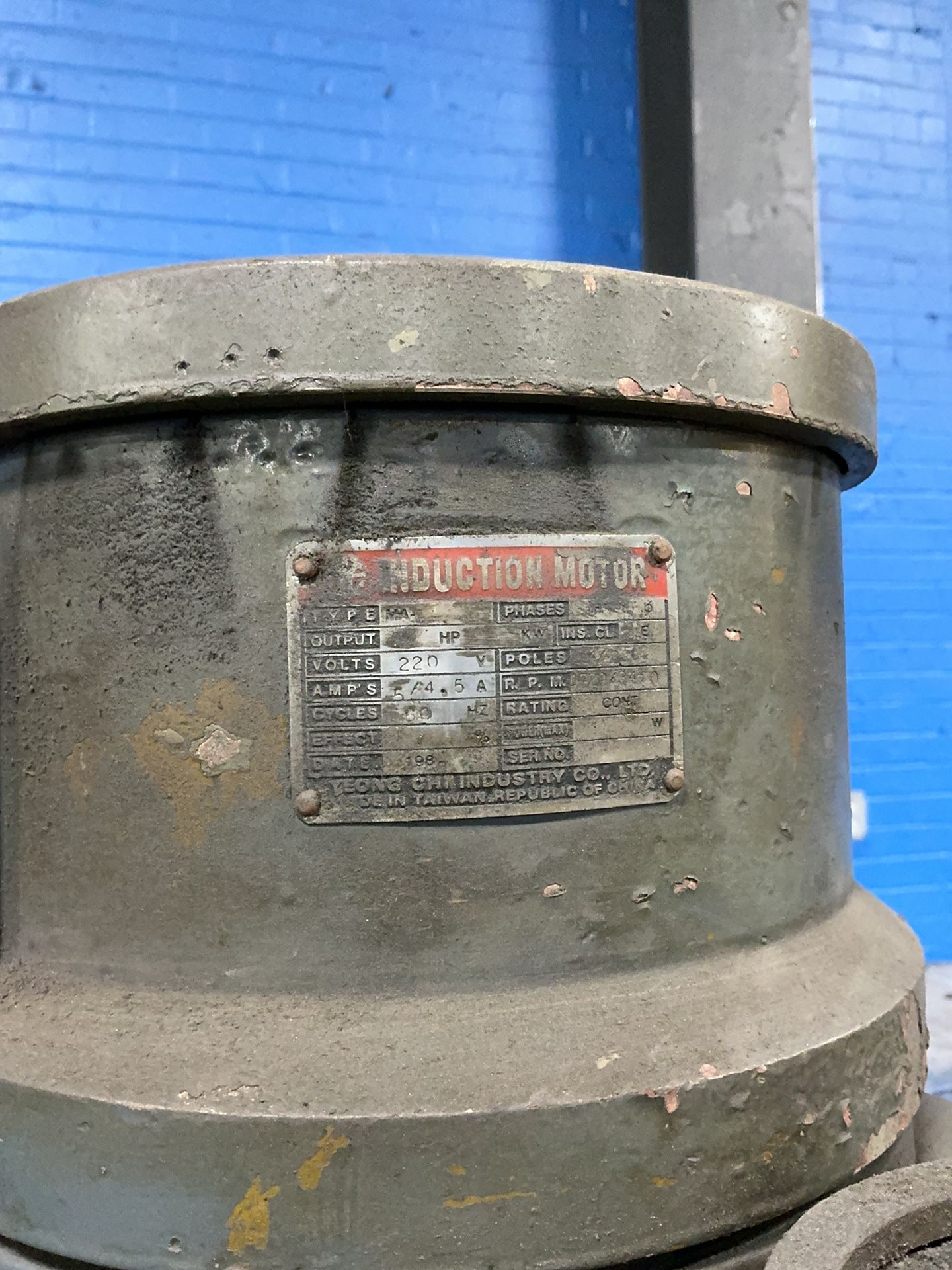Comet 9” X 42” Vertical Mill