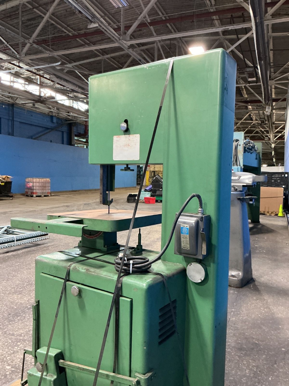 Powermatic 24” X 24” Vertical Band Saw - 87
