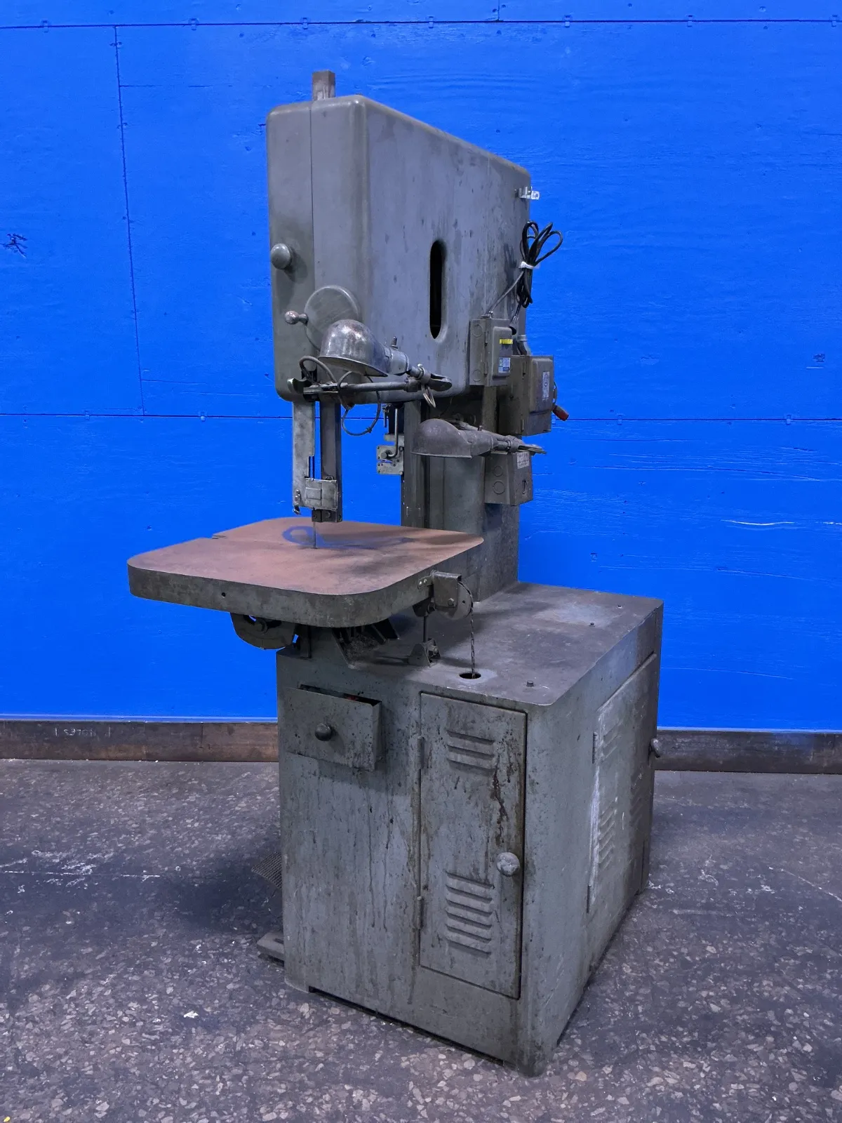 Grob Inc 24” X 24” Vertical Band Saw - Ns18