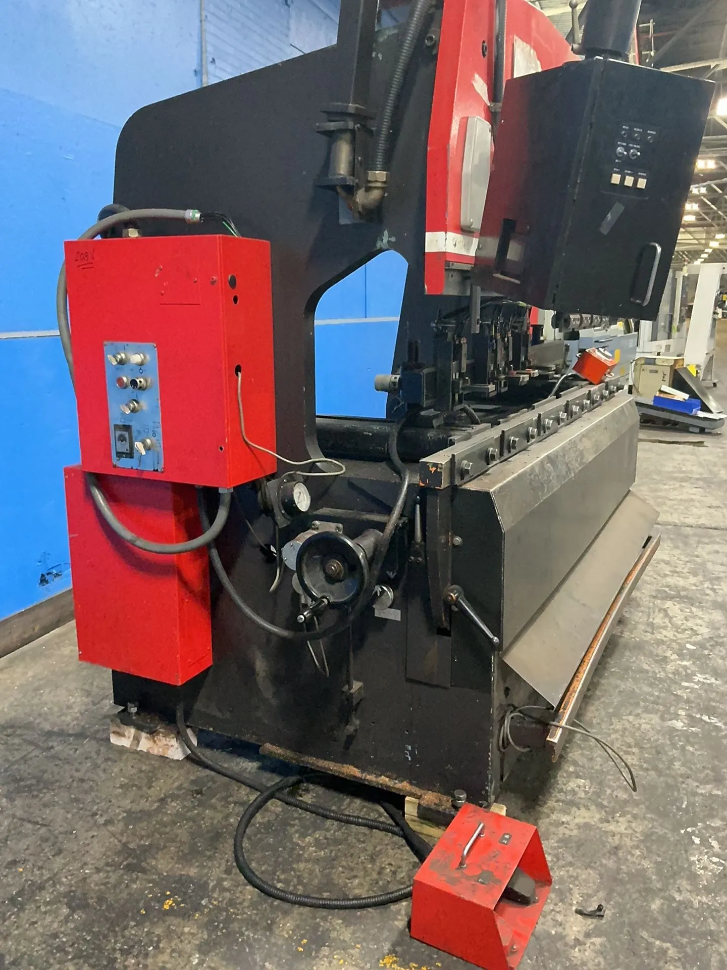 Amada 96” Press Brake - Rg 80