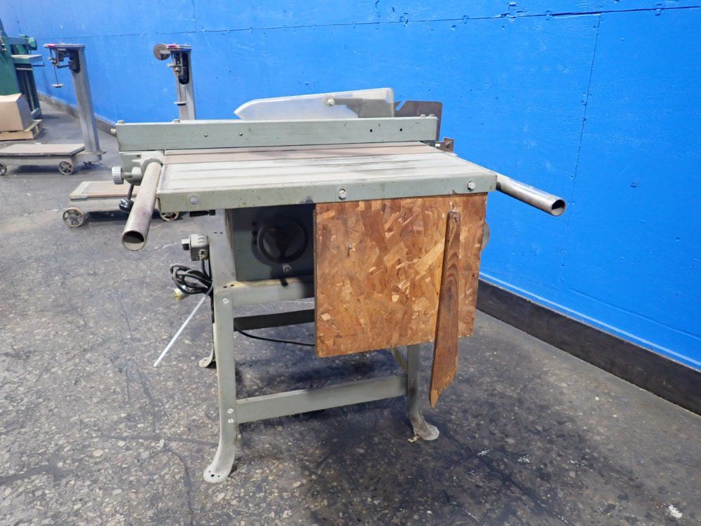 Delta 16" X 27" Table Saw - 10