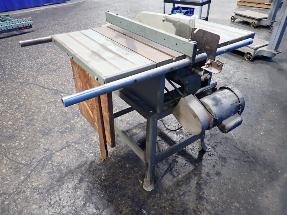 Delta 16" X 27" Table Saw - 10