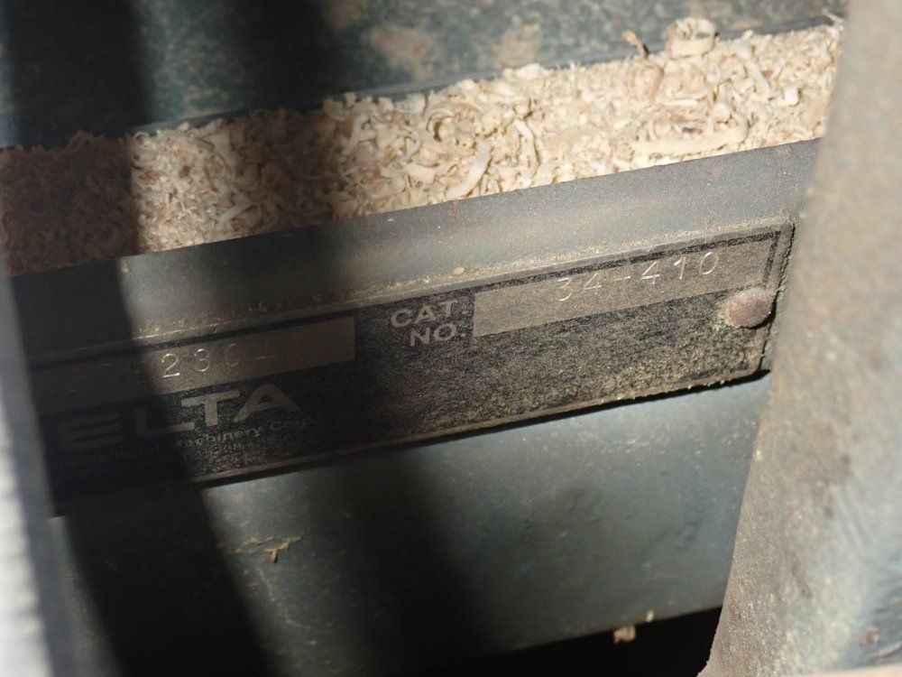 Delta 16" X 27" Table Saw - 10