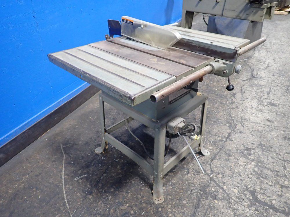 Delta 16" X 27" Table Saw - 10