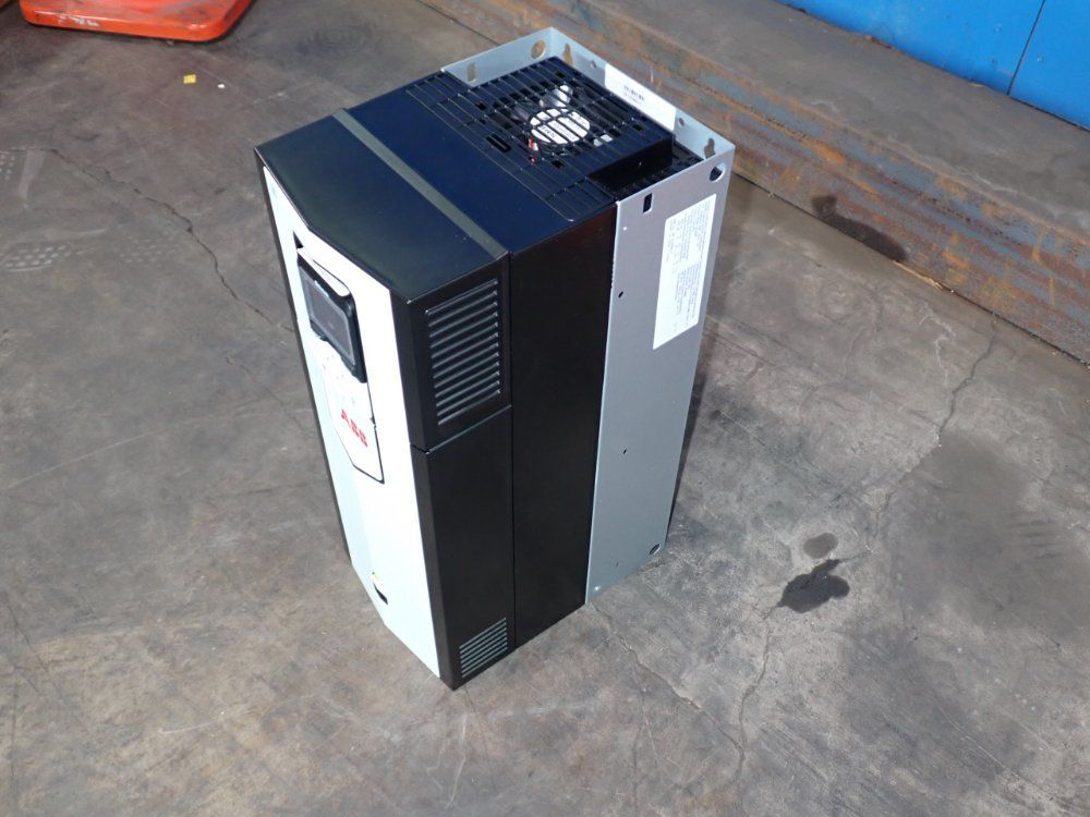 Abb 40hp Acs880 Vfd - Acs880-01-052a-5+p944