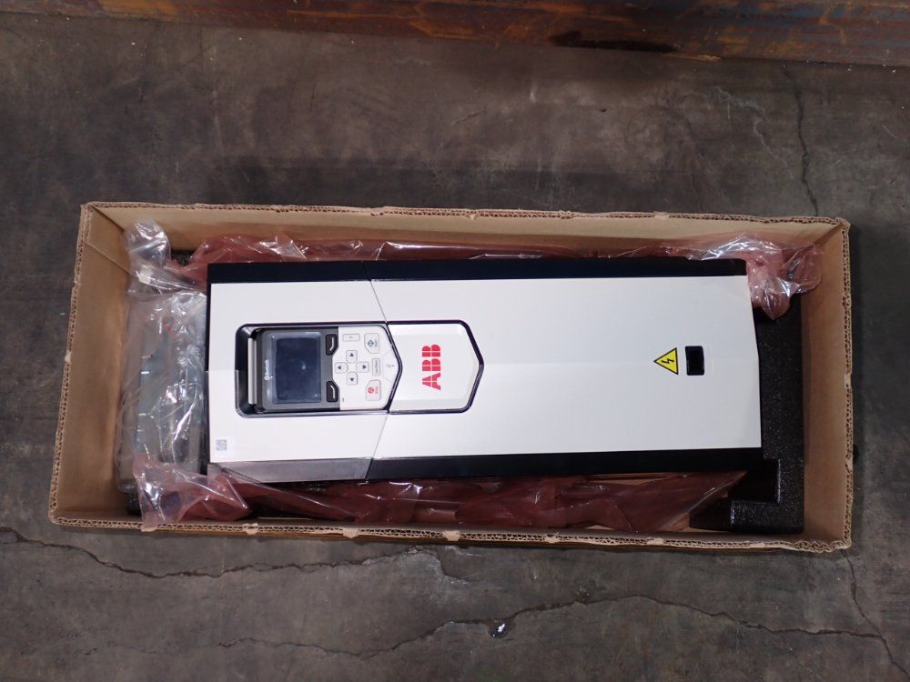 Abb 40hp Acs880 Vfd - Acs880-01-052a-5+p944