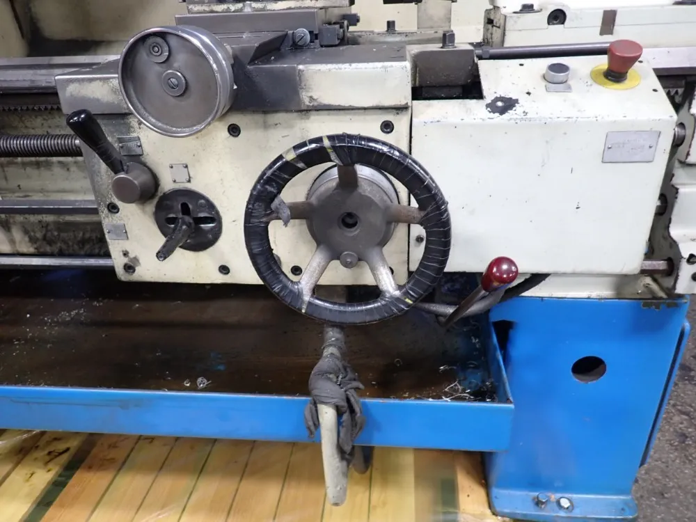 Trens Tos 17" / 22" X 42" Gap Bed Lathe - Sn 40 C