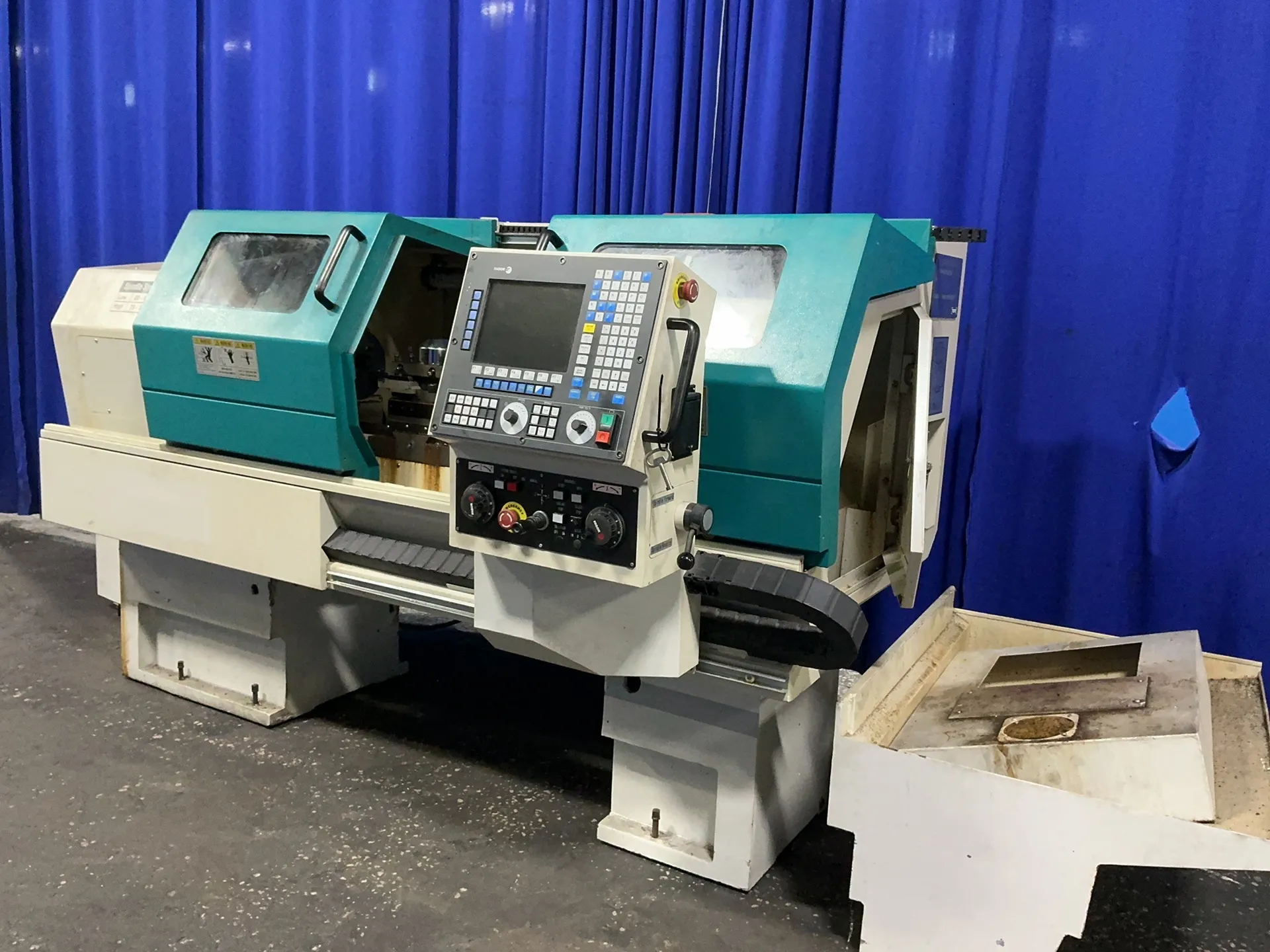 600 Dtmg 16” X 42” Cnc Lathe - Cke6140z/1000