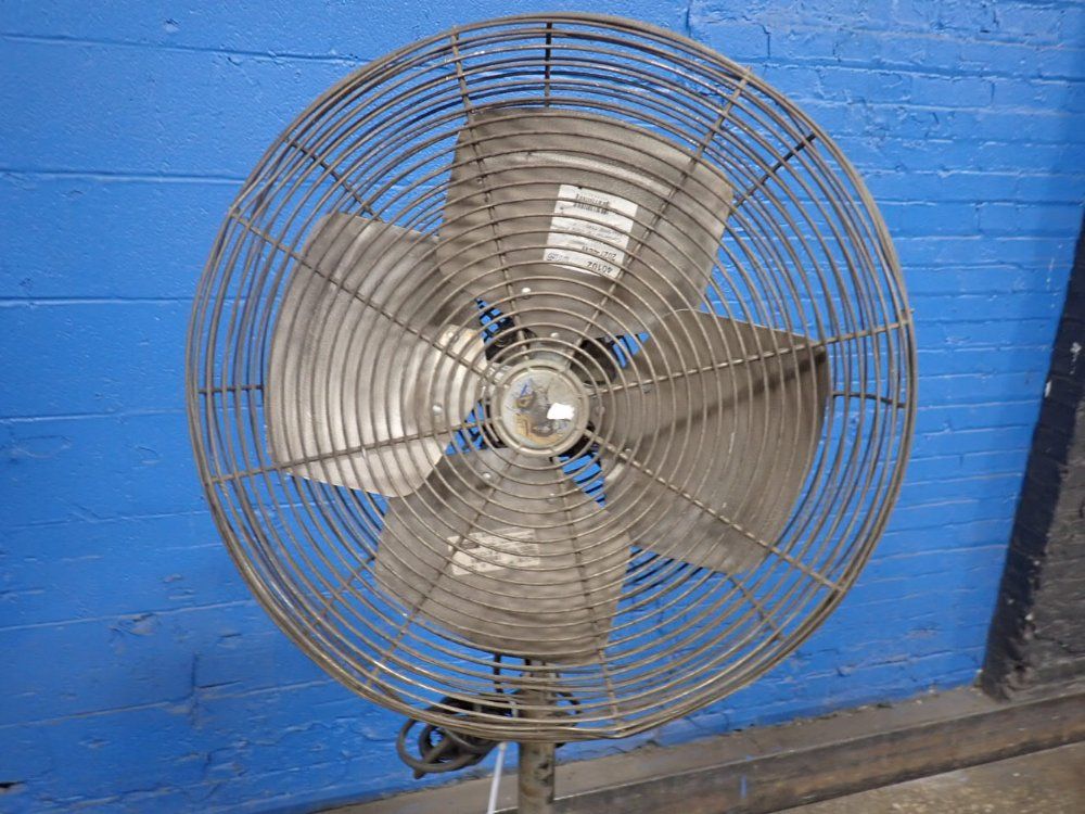 Dayton 25" Pedestal Fan - 3k35