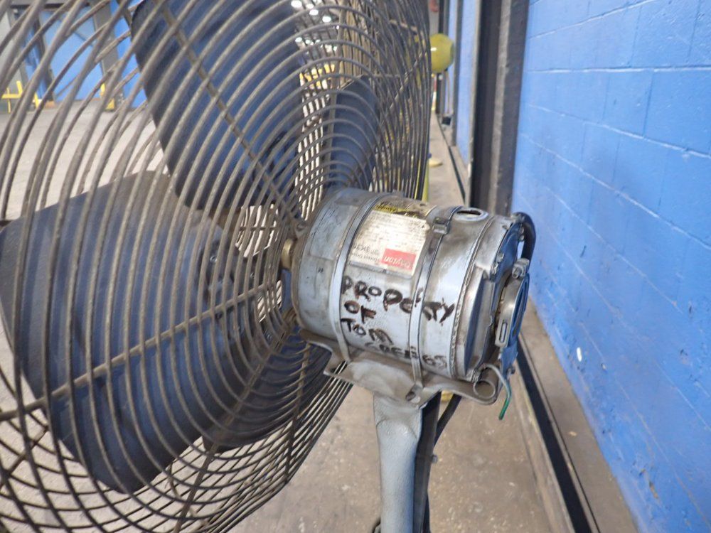 Dayton 25" Pedestal Fan - 3k35