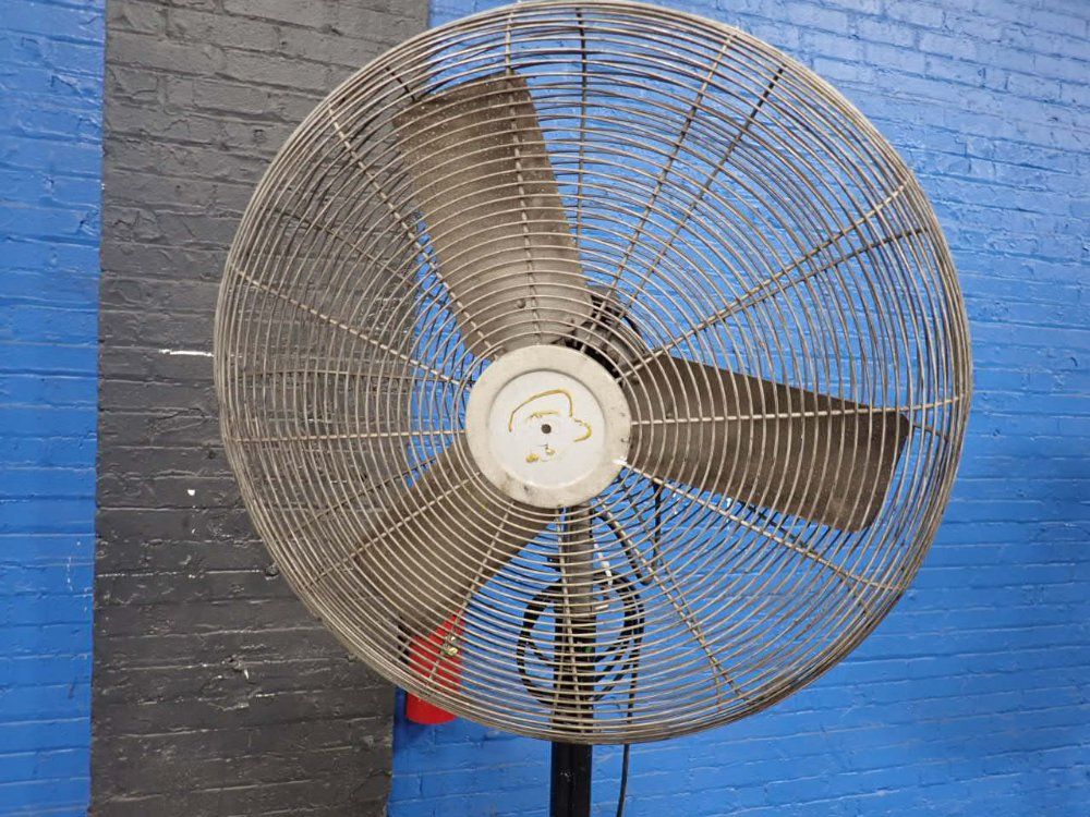 Leading Edge 32" Pedestal Fan