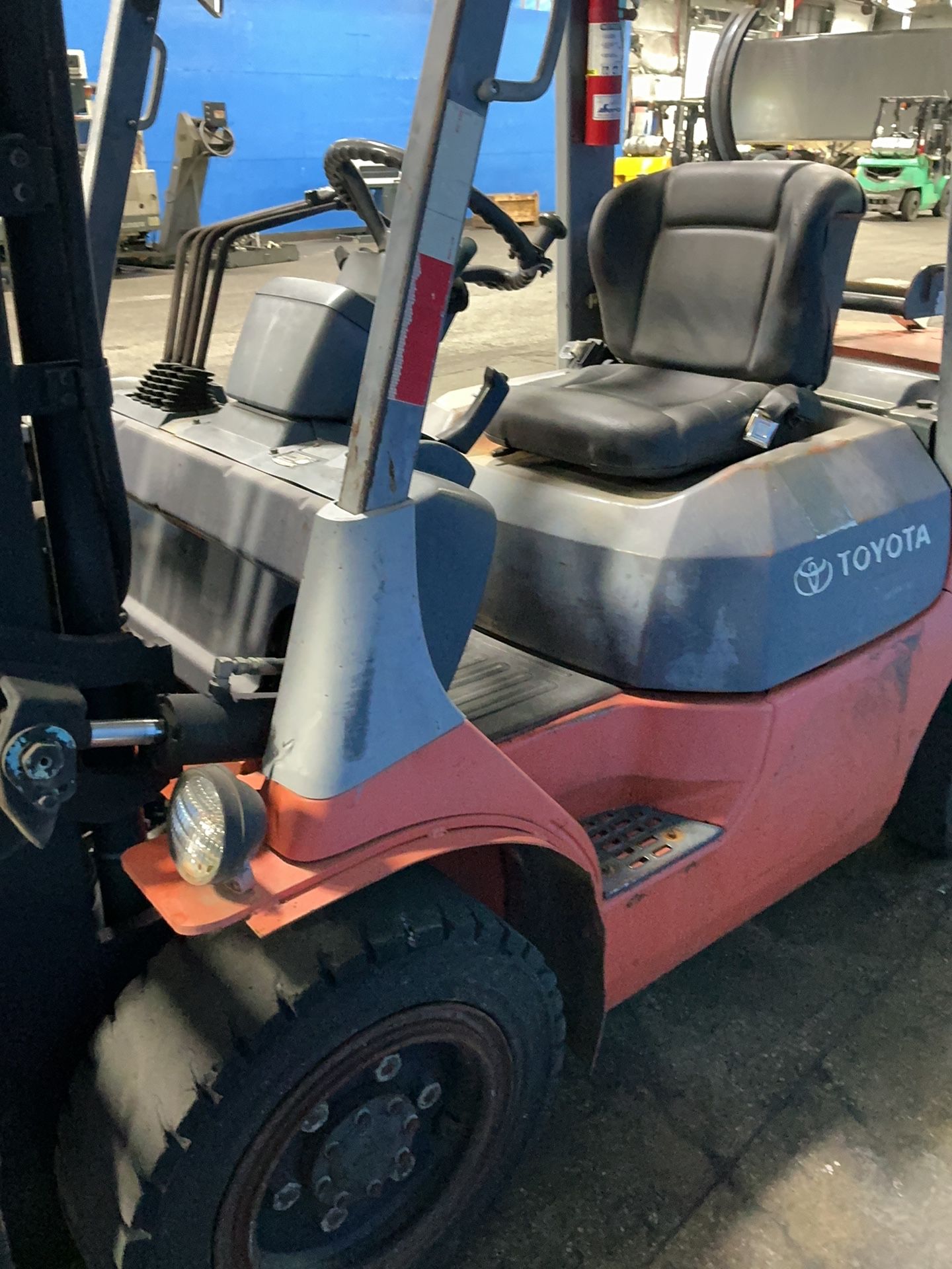 Toyota 6600 Lbs Propane Forklift - 7fgu32