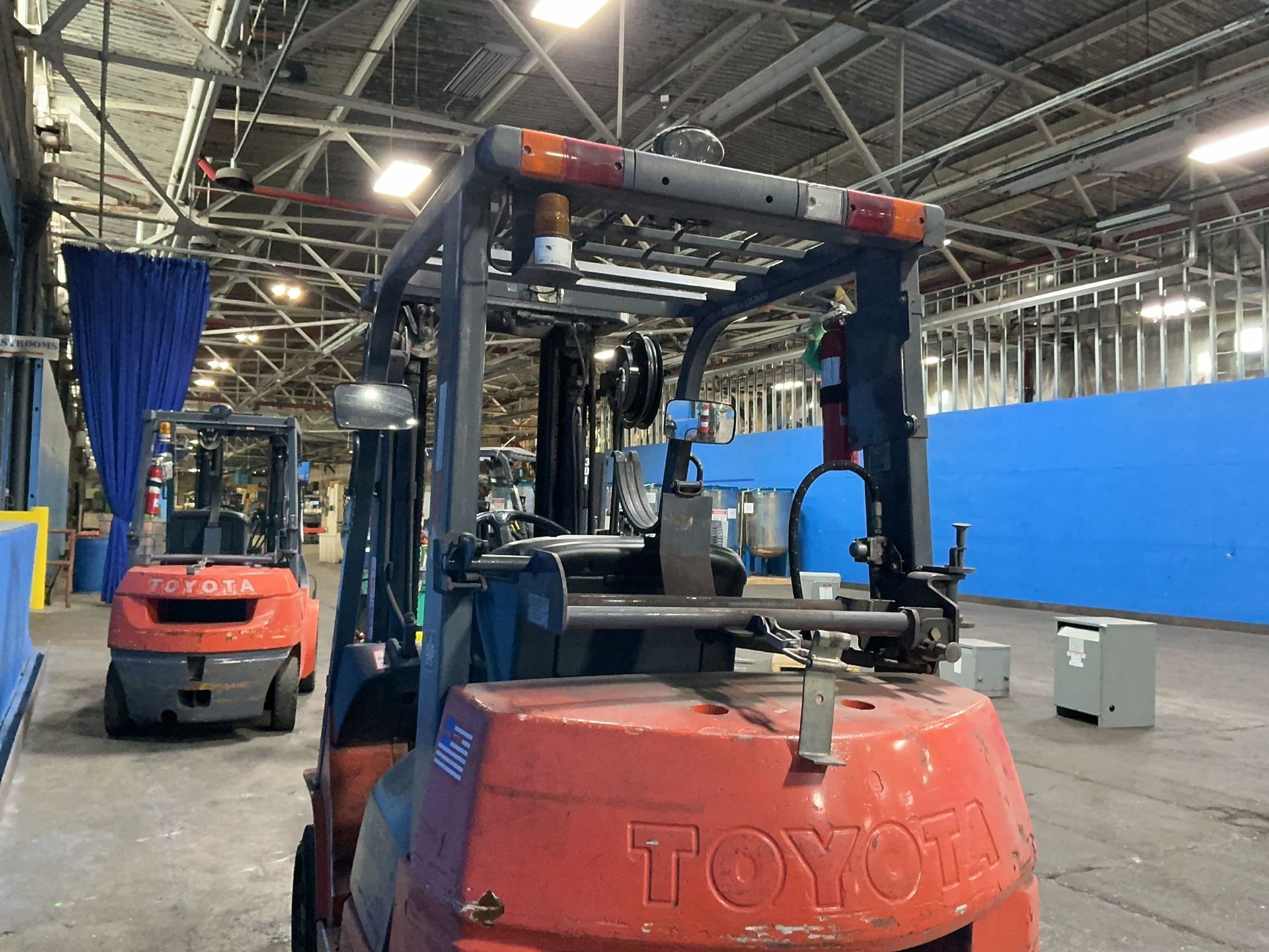 Toyota 4500 Lbs Propane Forklift - 7fgcu25