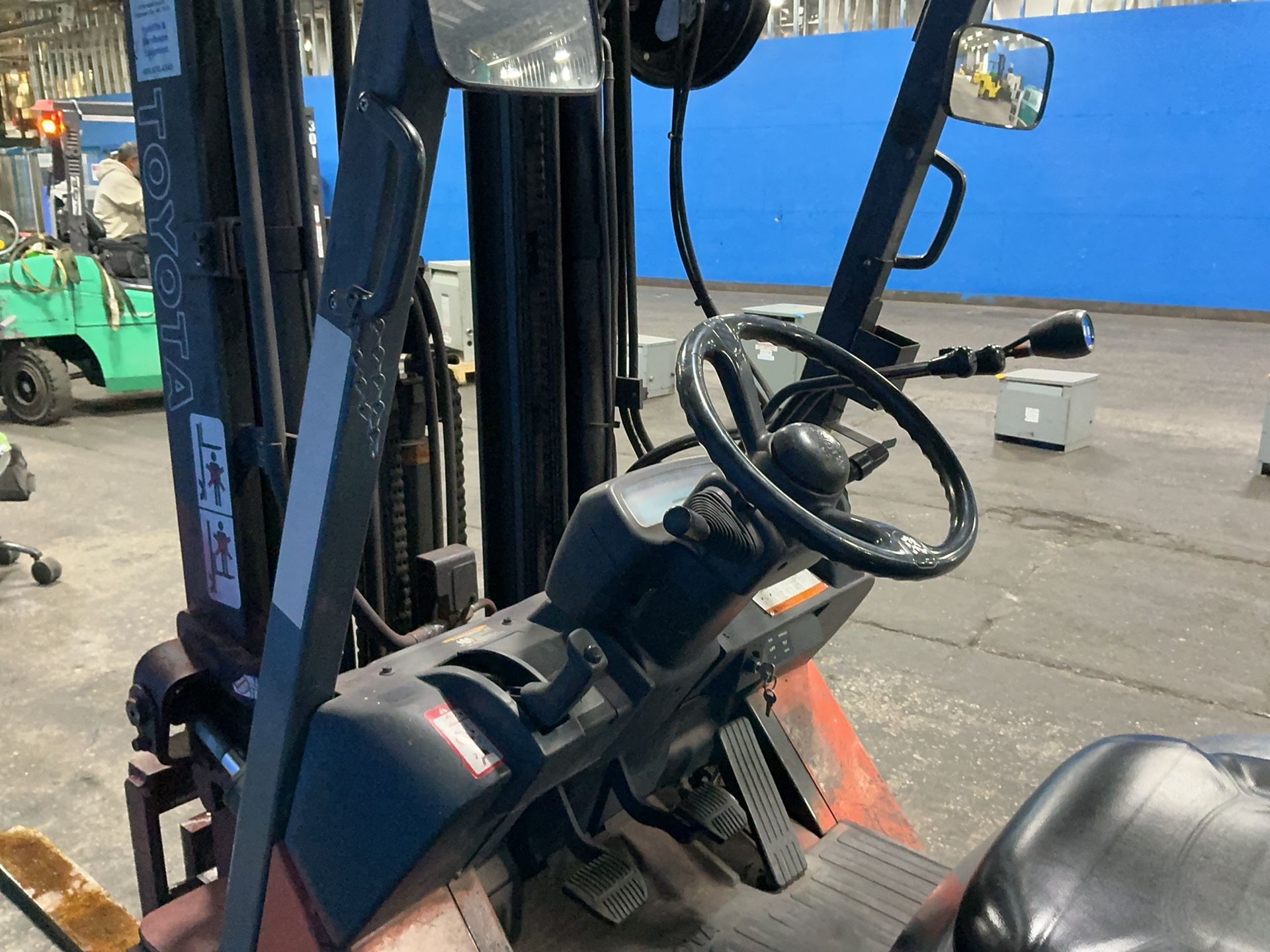 Toyota 4500 Lbs Propane Forklift - 7fgcu25