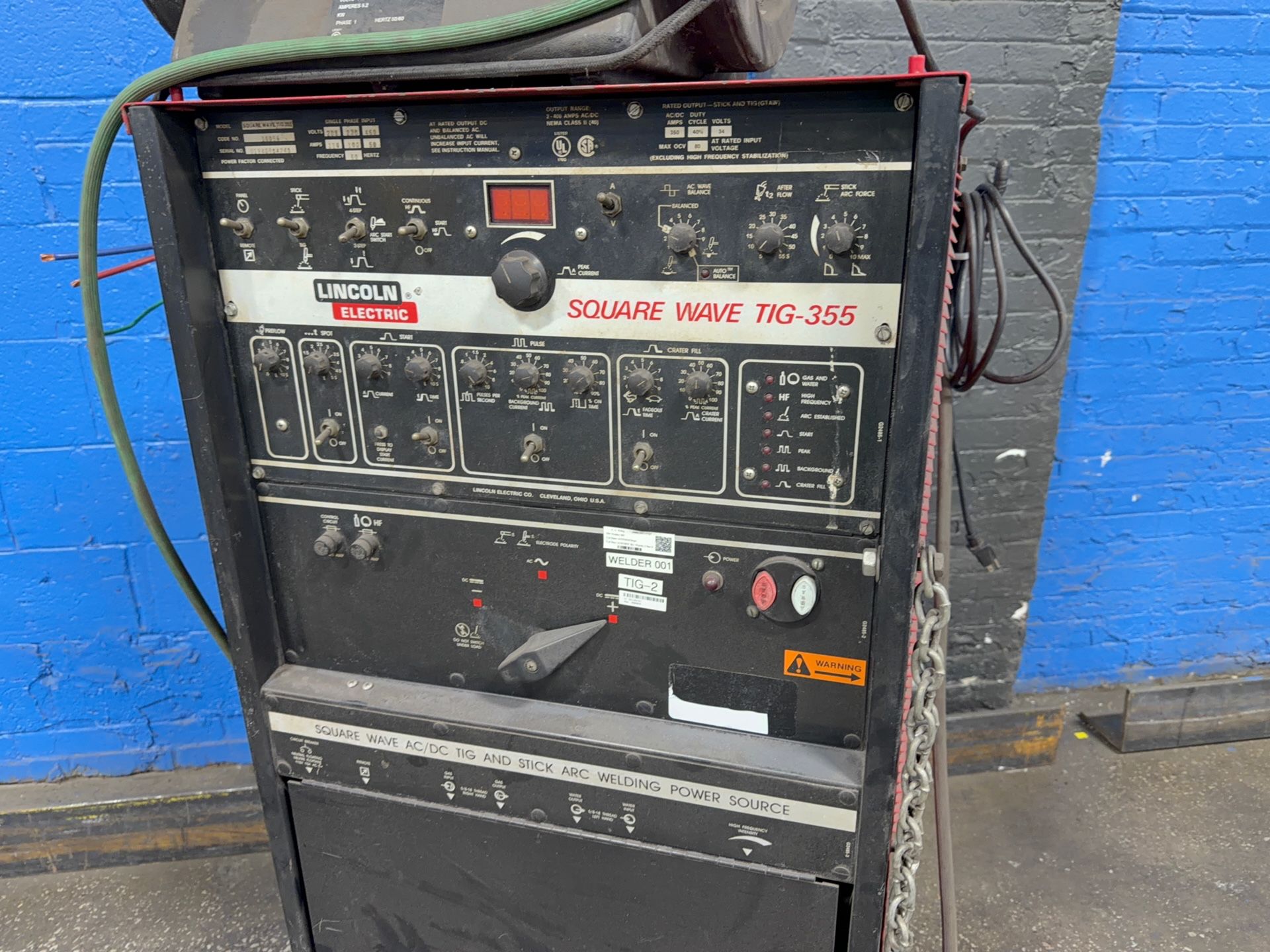 Lincoln 350 Amp Welder - Squarewave Tig-355