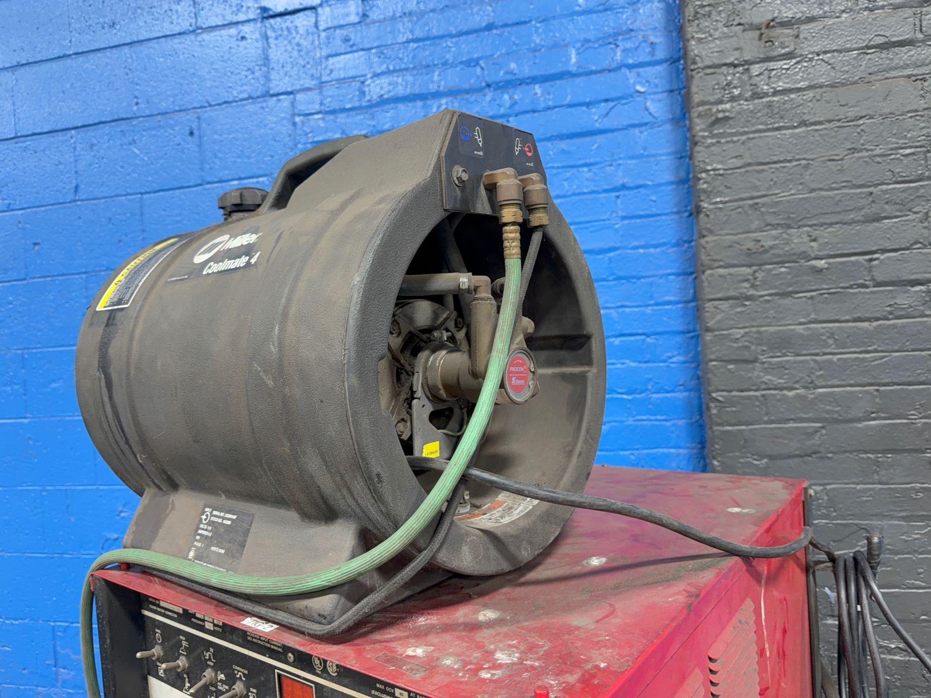 Lincoln 350 Amp Welder - Squarewave Tig-355