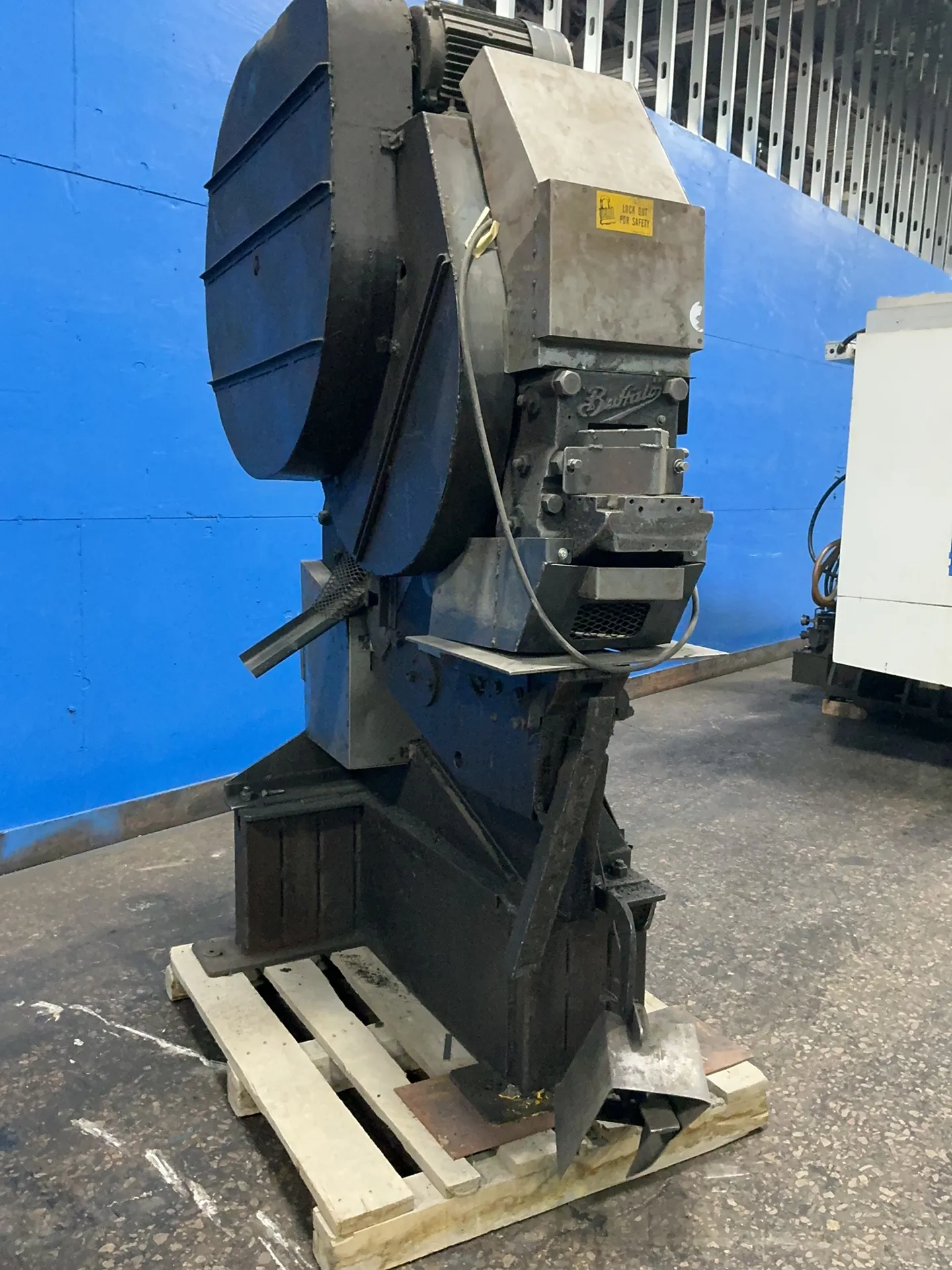 Buffalo Universal Iron Worker - Armor Plus Universal