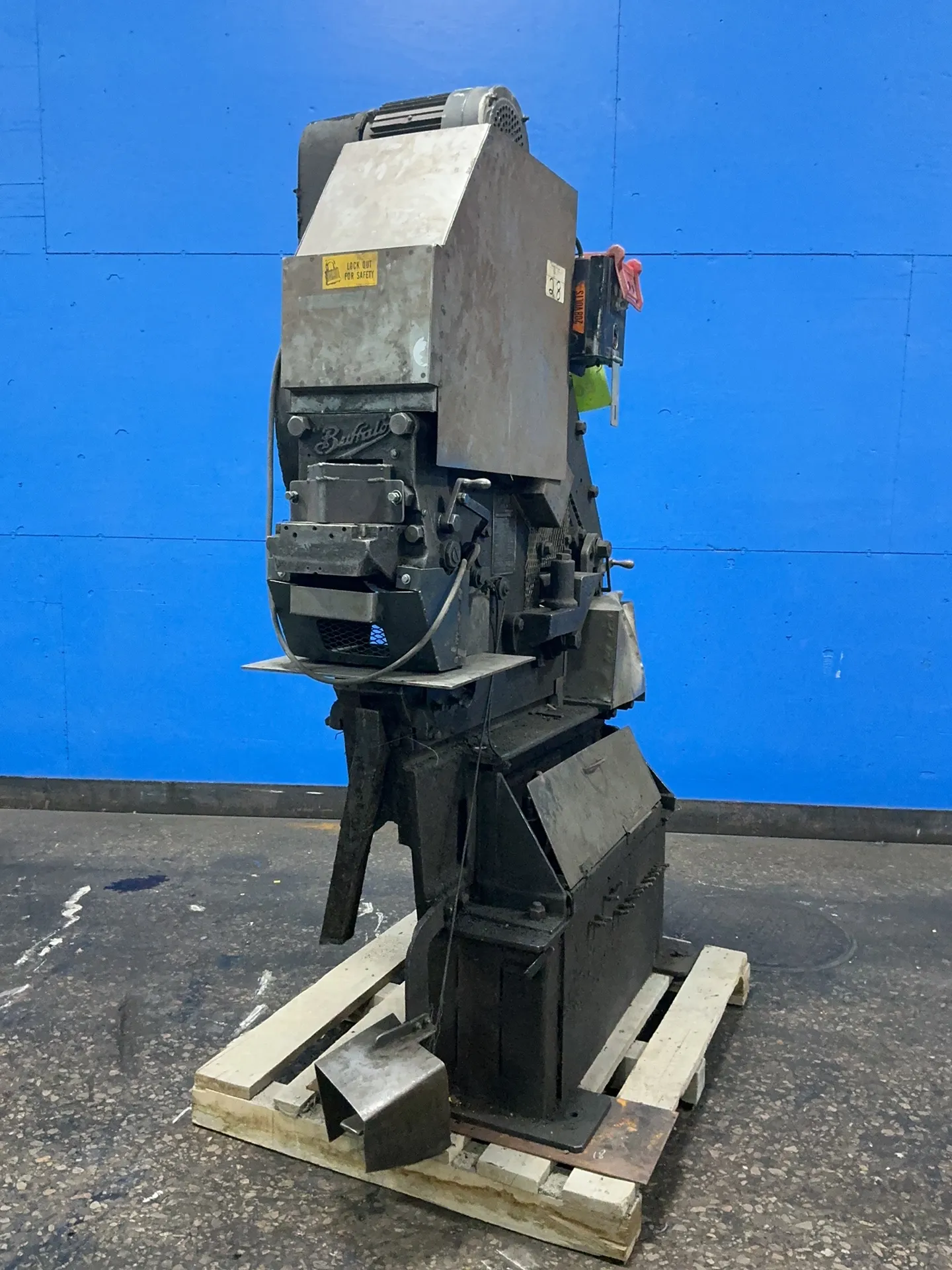 Buffalo Universal Iron Worker - Armor Plus Universal