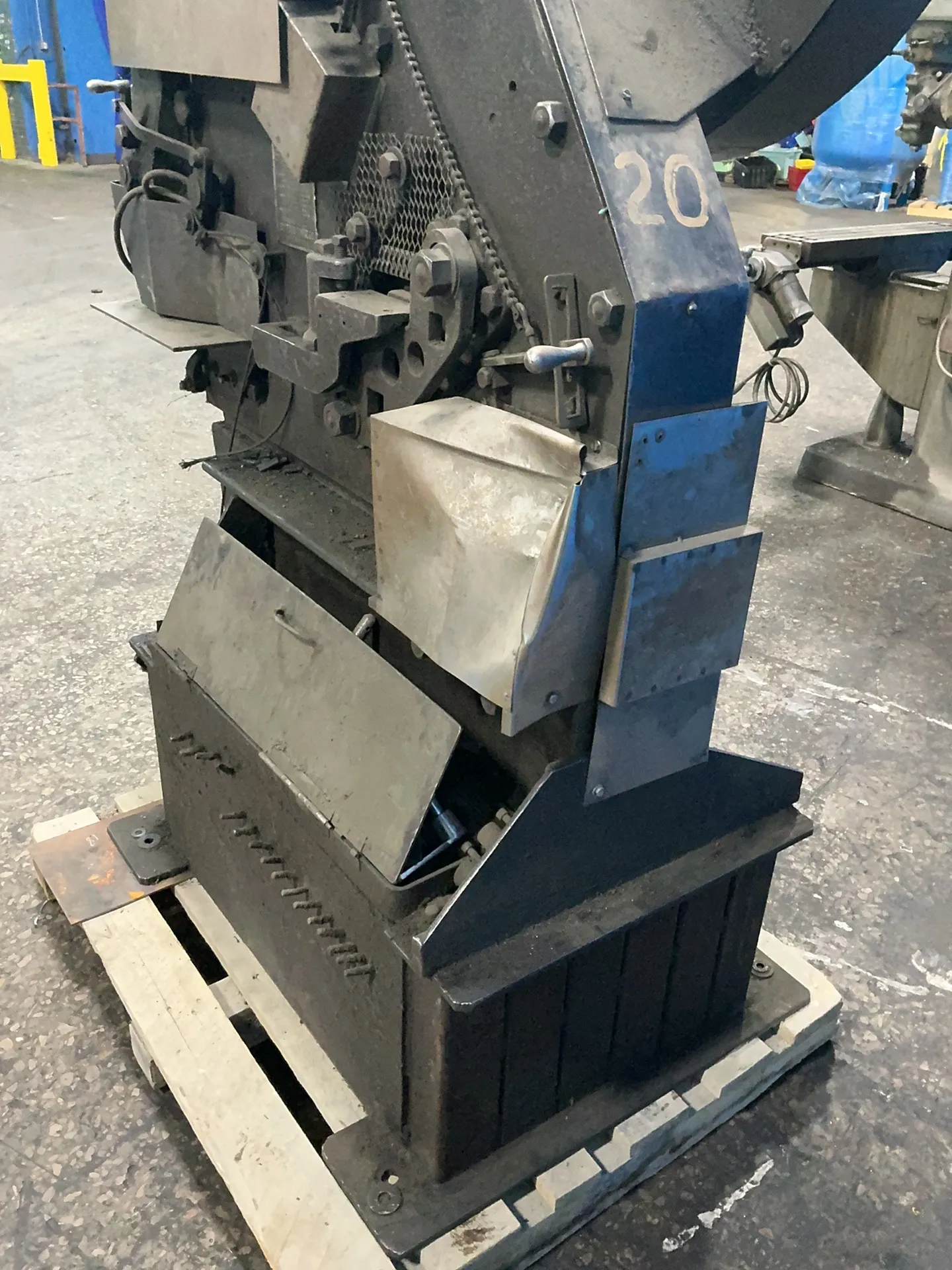 Buffalo Universal Iron Worker - Armor Plus Universal
