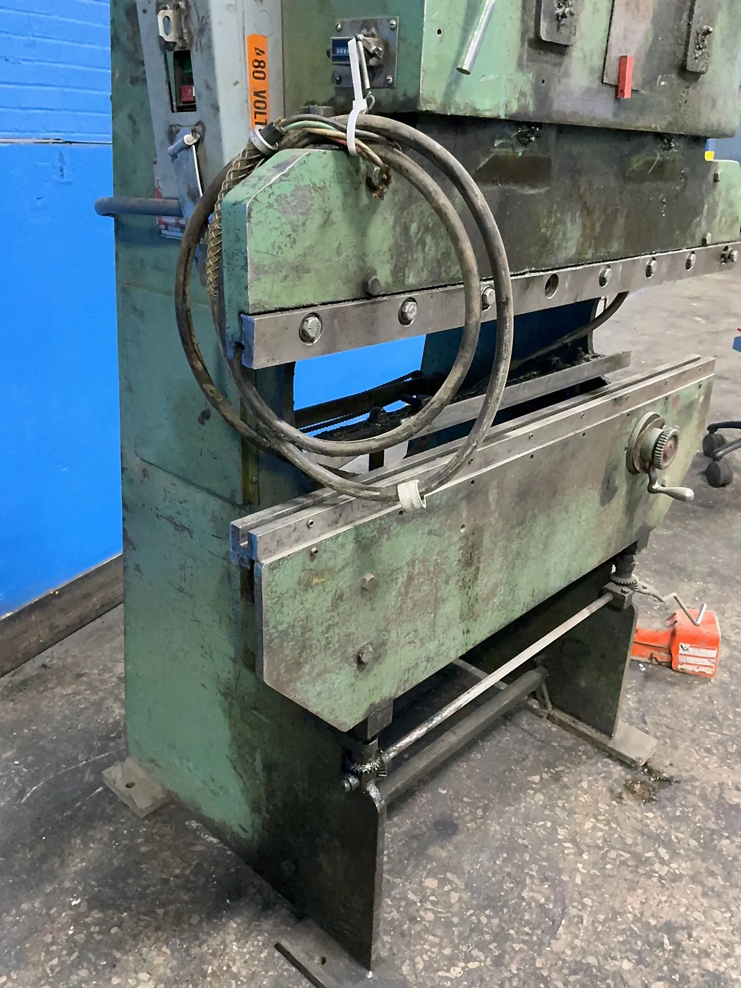 Chicago, Dreis, & Krump 11 Tons Press Brake - 131