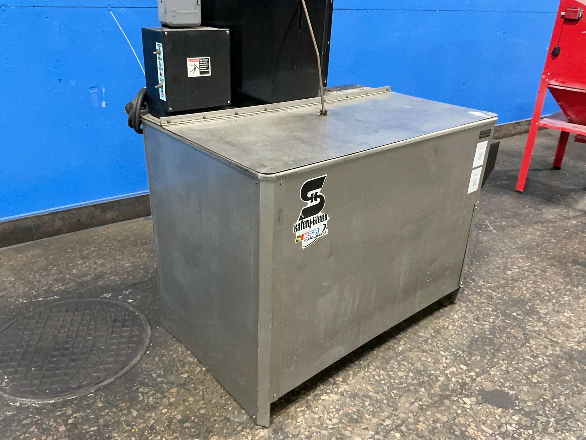 Safety Kleen 48” X 20” X 30” Parts Washer - 81.8
