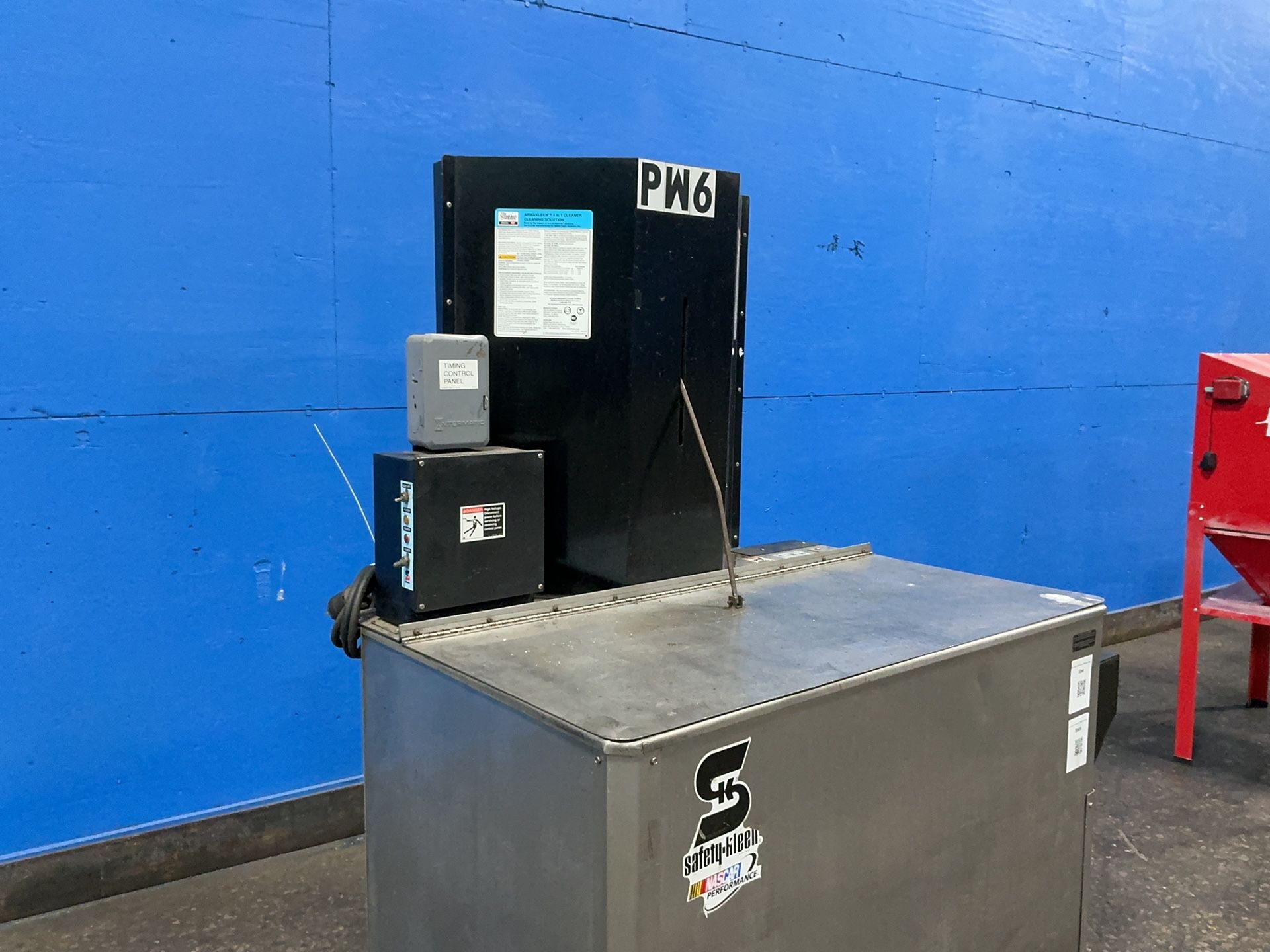 Safety Kleen 48” X 20” X 30” Parts Washer - 81.8