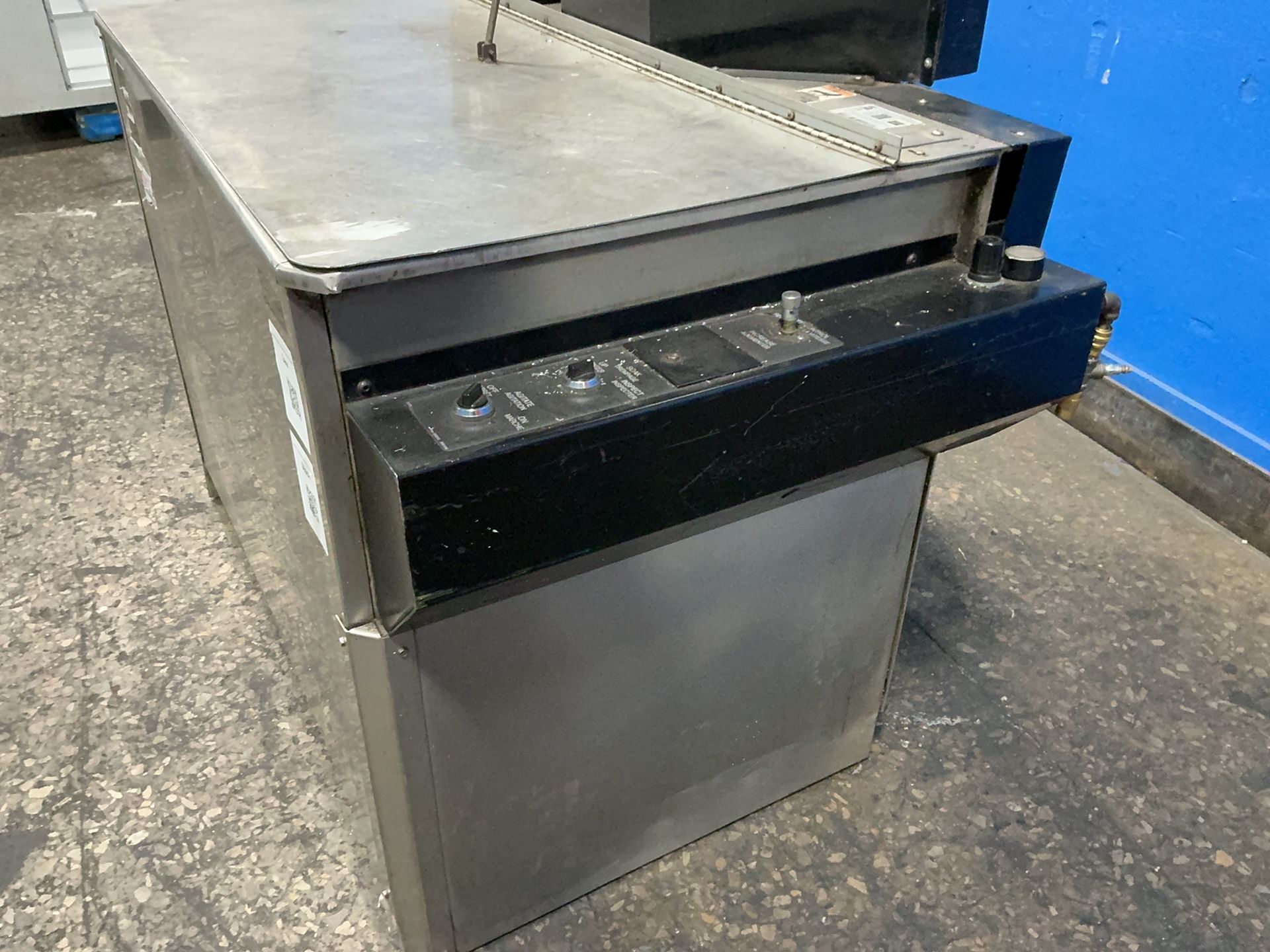 Safety Kleen 48” X 20” X 30” Parts Washer - 81.8