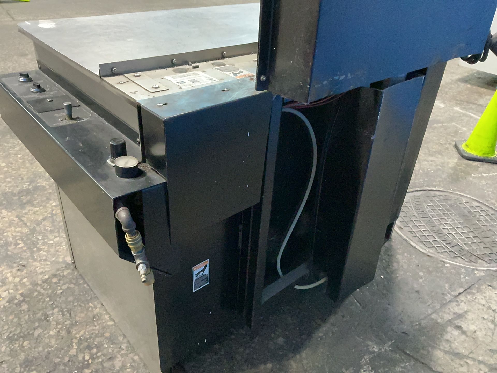 Safety Kleen 48” X 20” X 30” Parts Washer - 81.8
