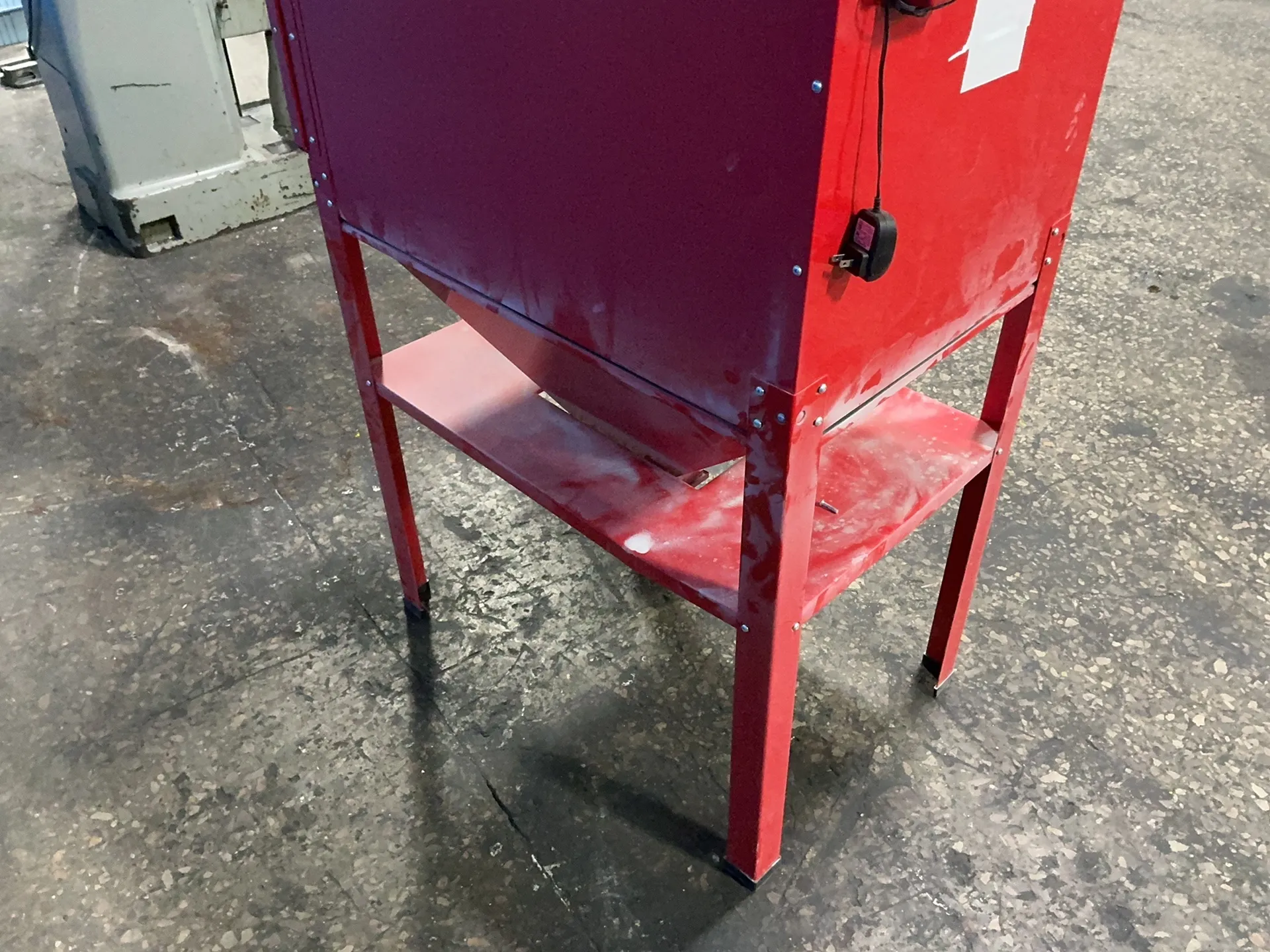 Central Pneumatic 40 Lbs Blast Cabinet