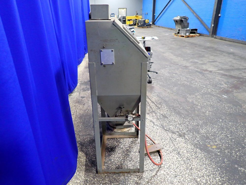 Trinco 17" X 24" X 23" Dry Blast - 24