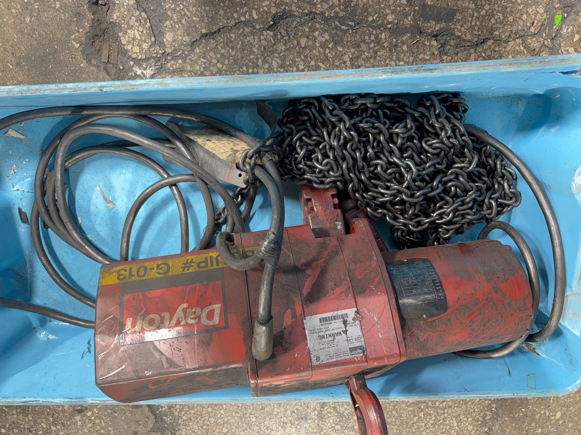 Dayton 2 Ton Electric Hoist - 3yb77