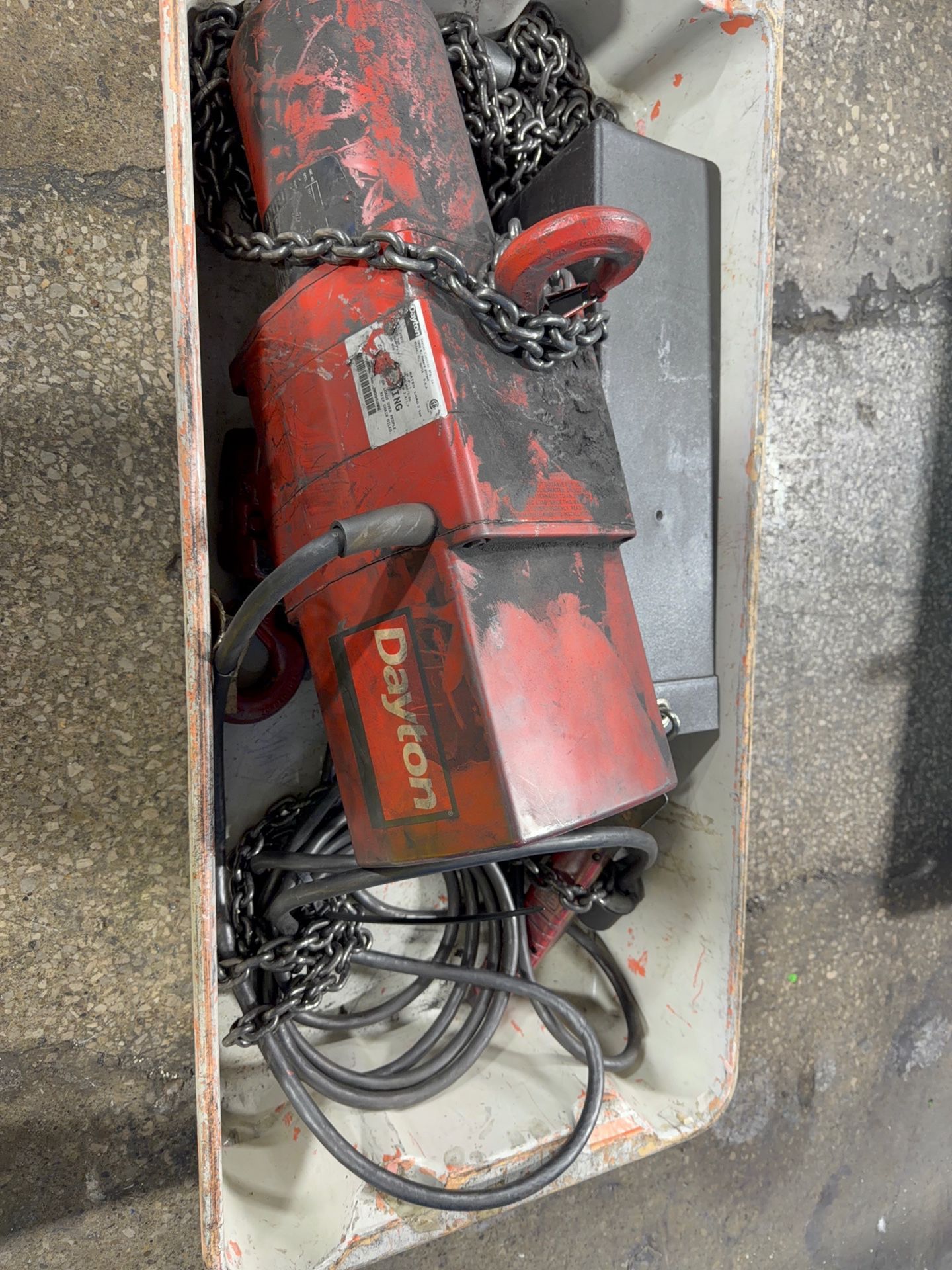 Dayton 2 Ton Electric Hoist - 3yb77