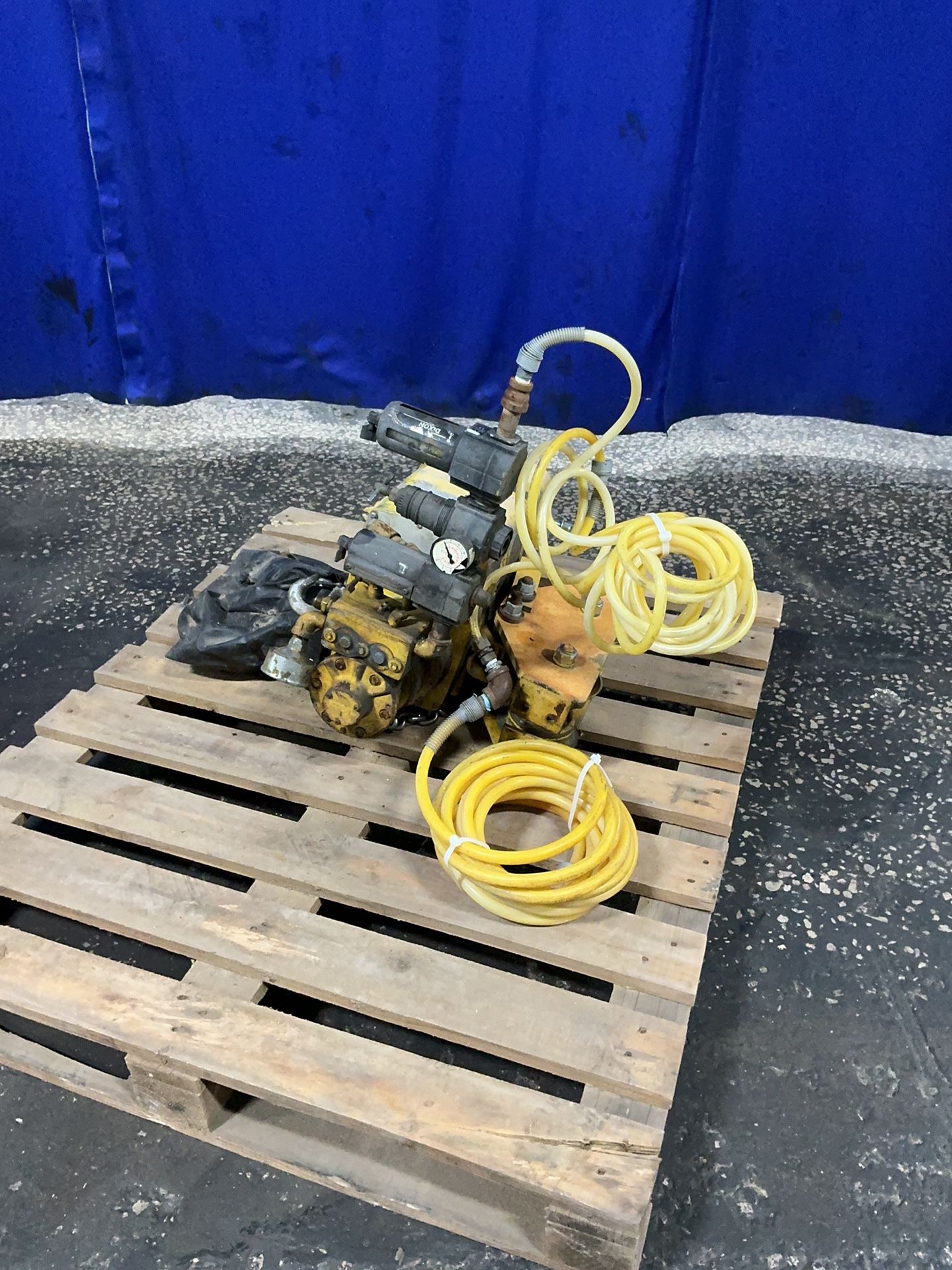 Yale 1/2 Ton Hoist - Kal-1/2-10lg25s1sr