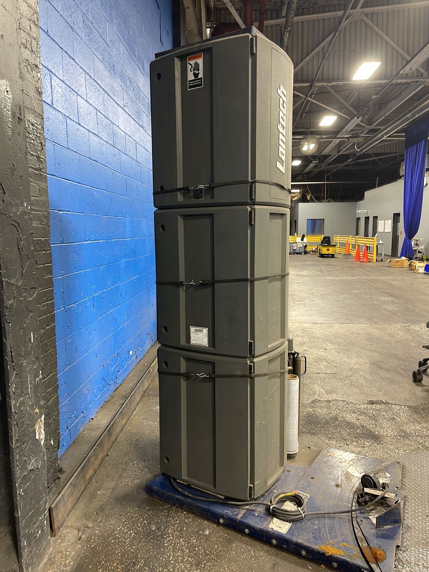 Lantech 65” Diameter Turntable Q-series Semi-automated Stretch Wrapping System