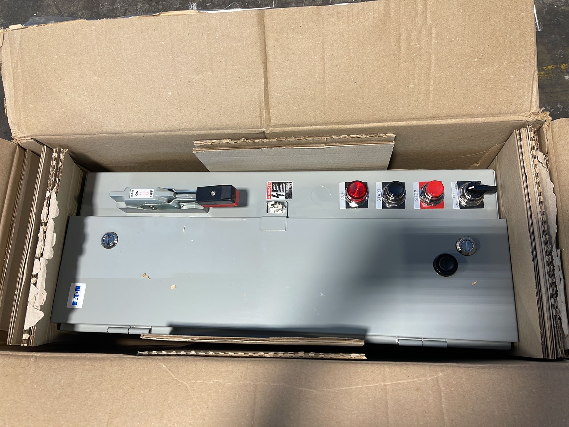 Eaton Freedom Nema Combination Fvnr Starter With Fused Disconnect & Cpt - Ecn1801ccc