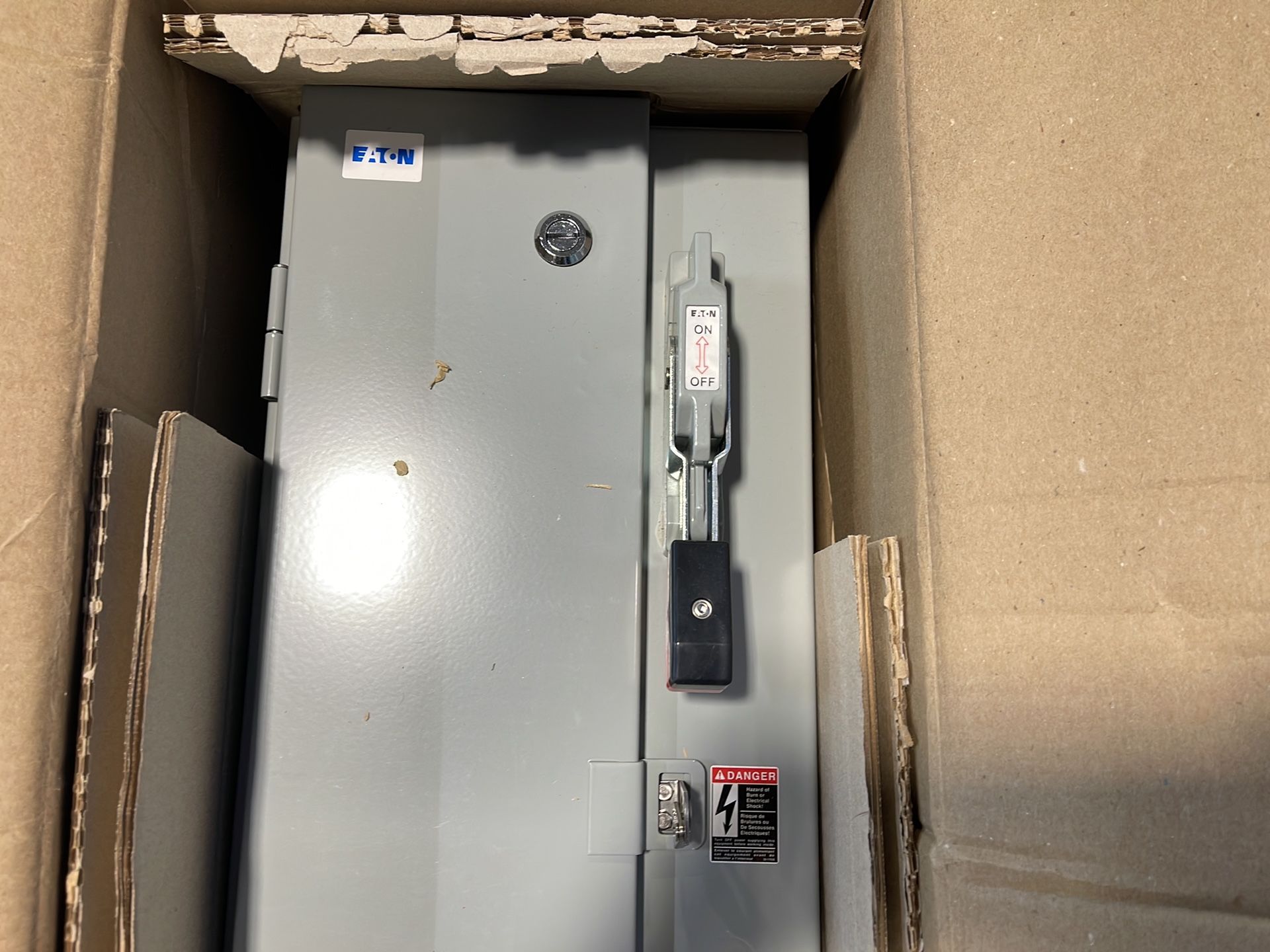 Eaton Freedom Nema Combination Fvnr Starter With Fused Disconnect & Cpt - Ecn1801ccc