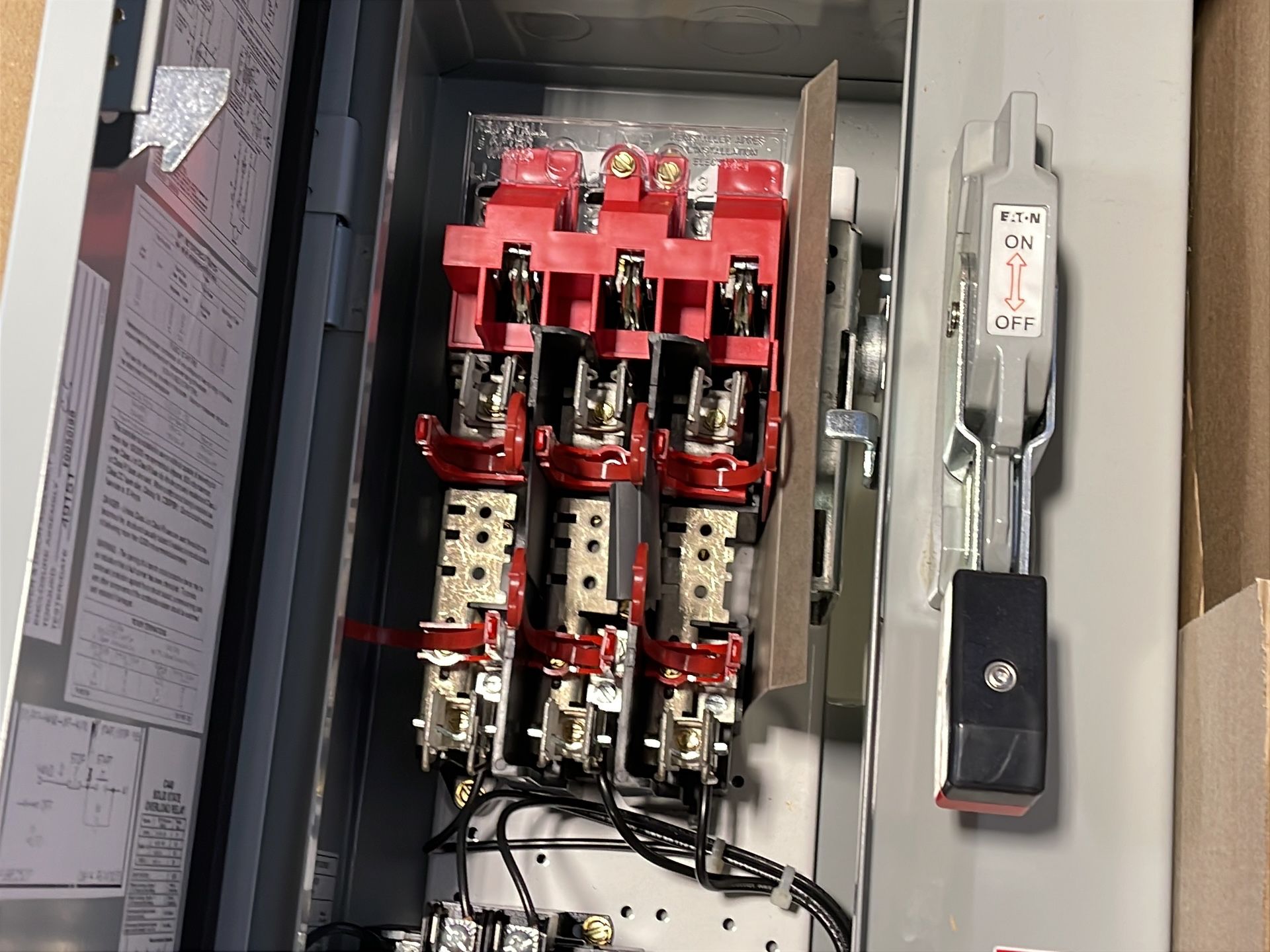 Eaton Freedom Nema Combination Fvnr Starter With Fused Disconnect & Cpt - Ecn1801ccc