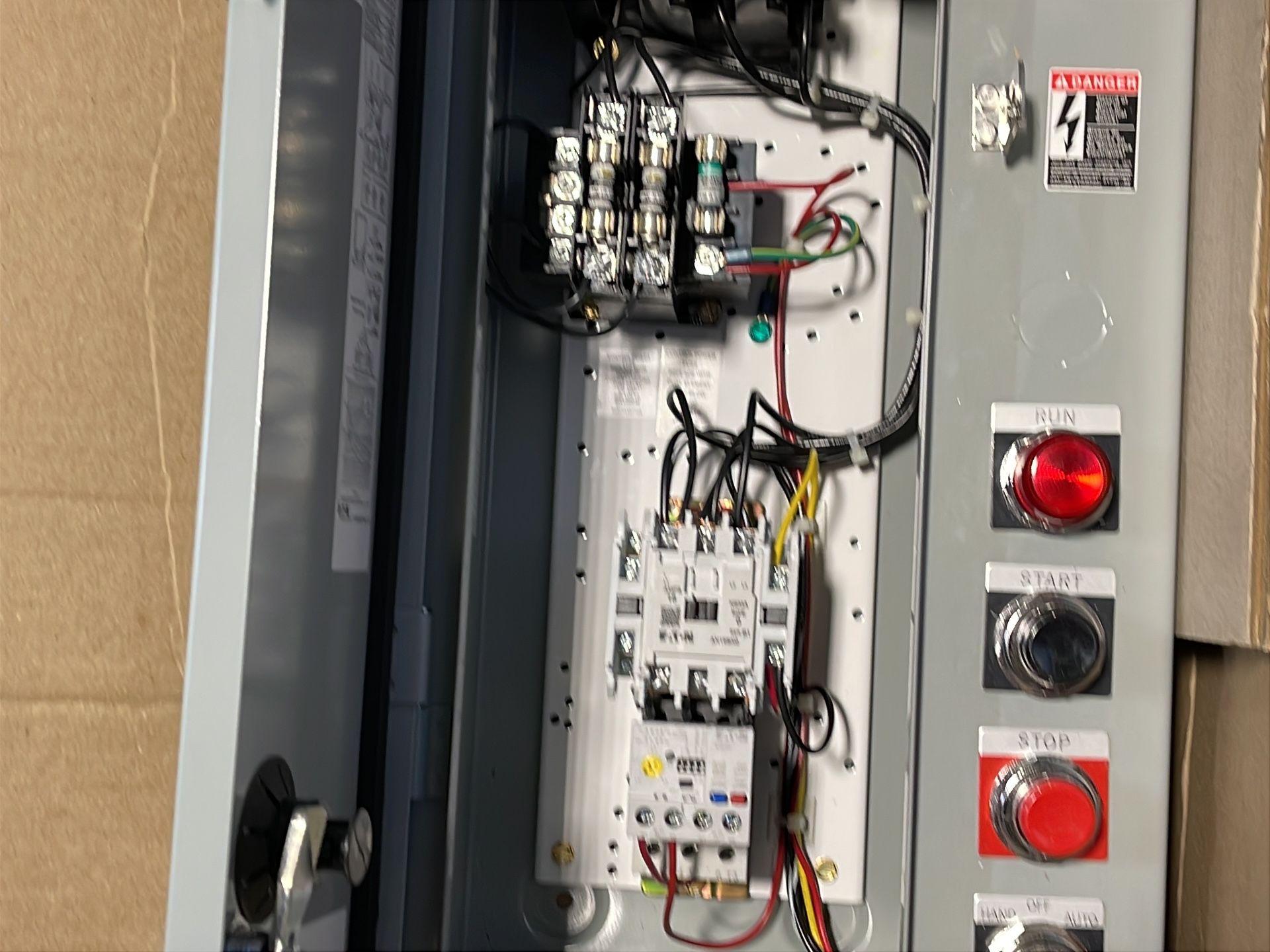 Eaton Freedom Nema Combination Fvnr Starter With Fused Disconnect & Cpt - Ecn1801ccc