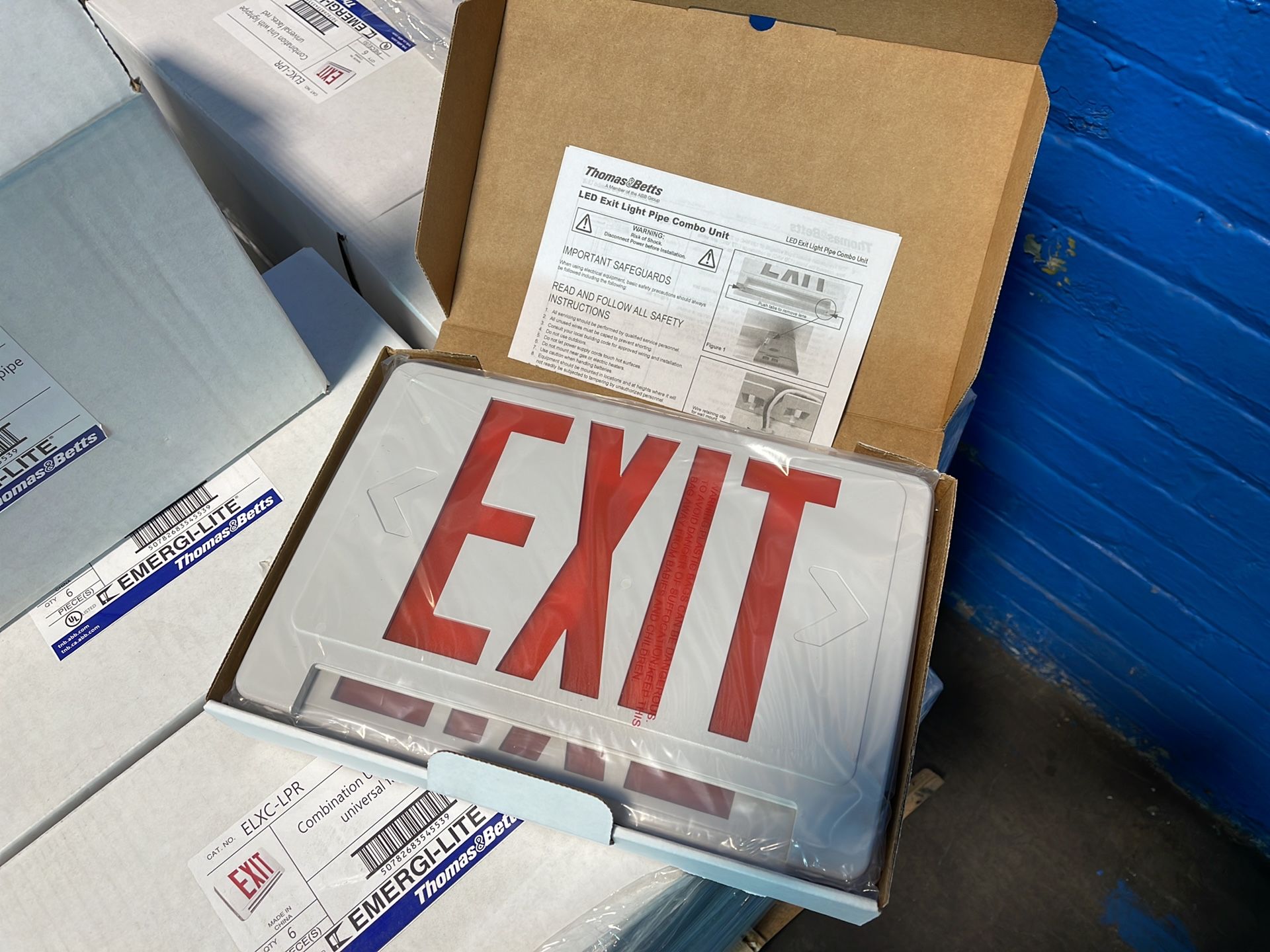 Thomas & Betts Emergi-lite Combination Led Exit Sign And Emergency Light - Elxc-lpr